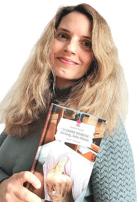 Christine Piontek mit ihrem Buch "17 JAHRE DEMENZ - So long, liebe Mama"