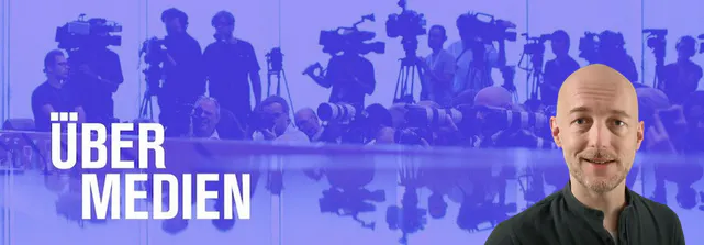 Logo von Übermedien und Porträt von Boris Rosenkranz. Hintergrund: Etliche Kamerateams in der Bundespressekonferenz.