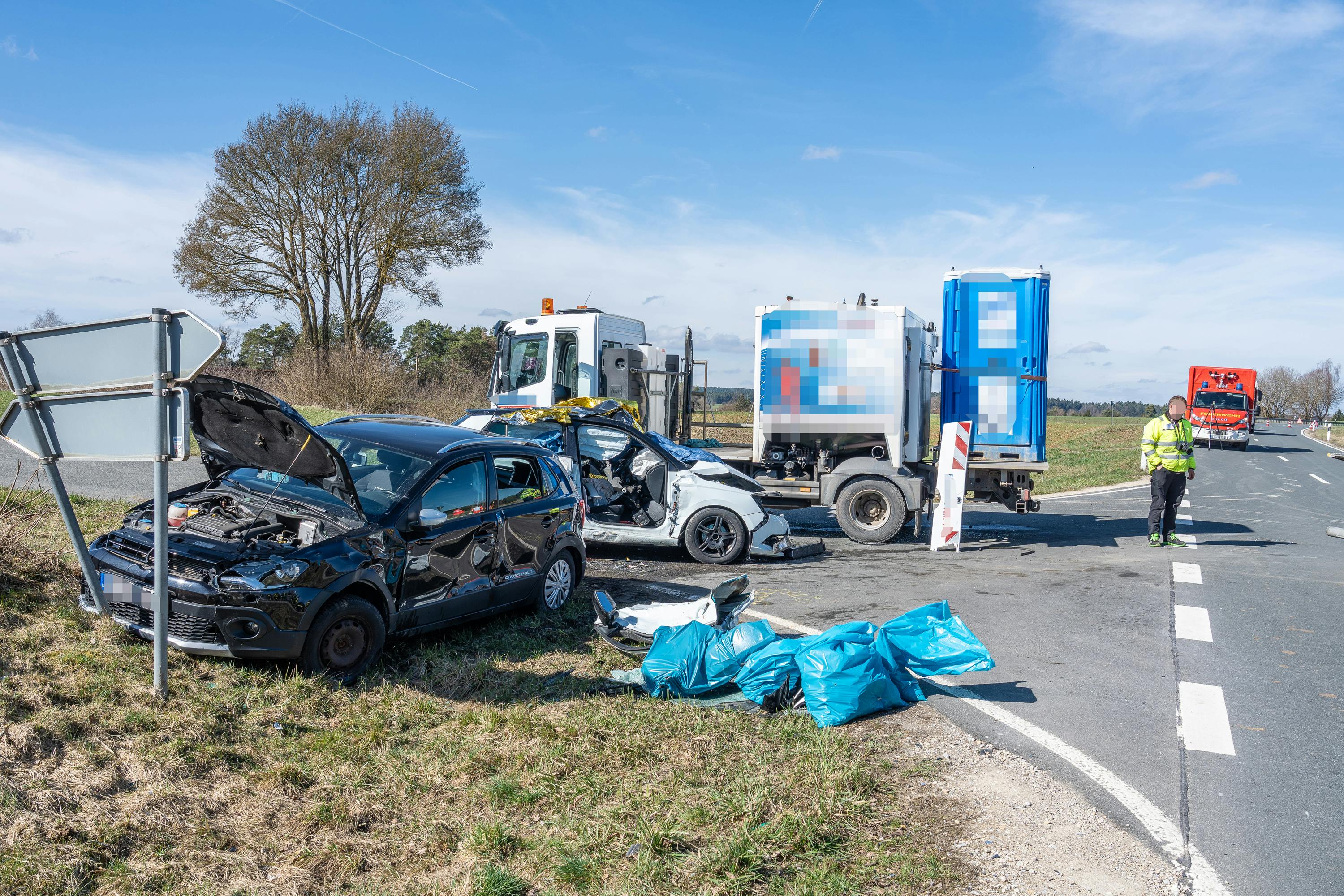 Für die 23-jährige Skodafahrerin kam jede Hilfe zu spät – sie verstarb noch an der Unfallstelle.