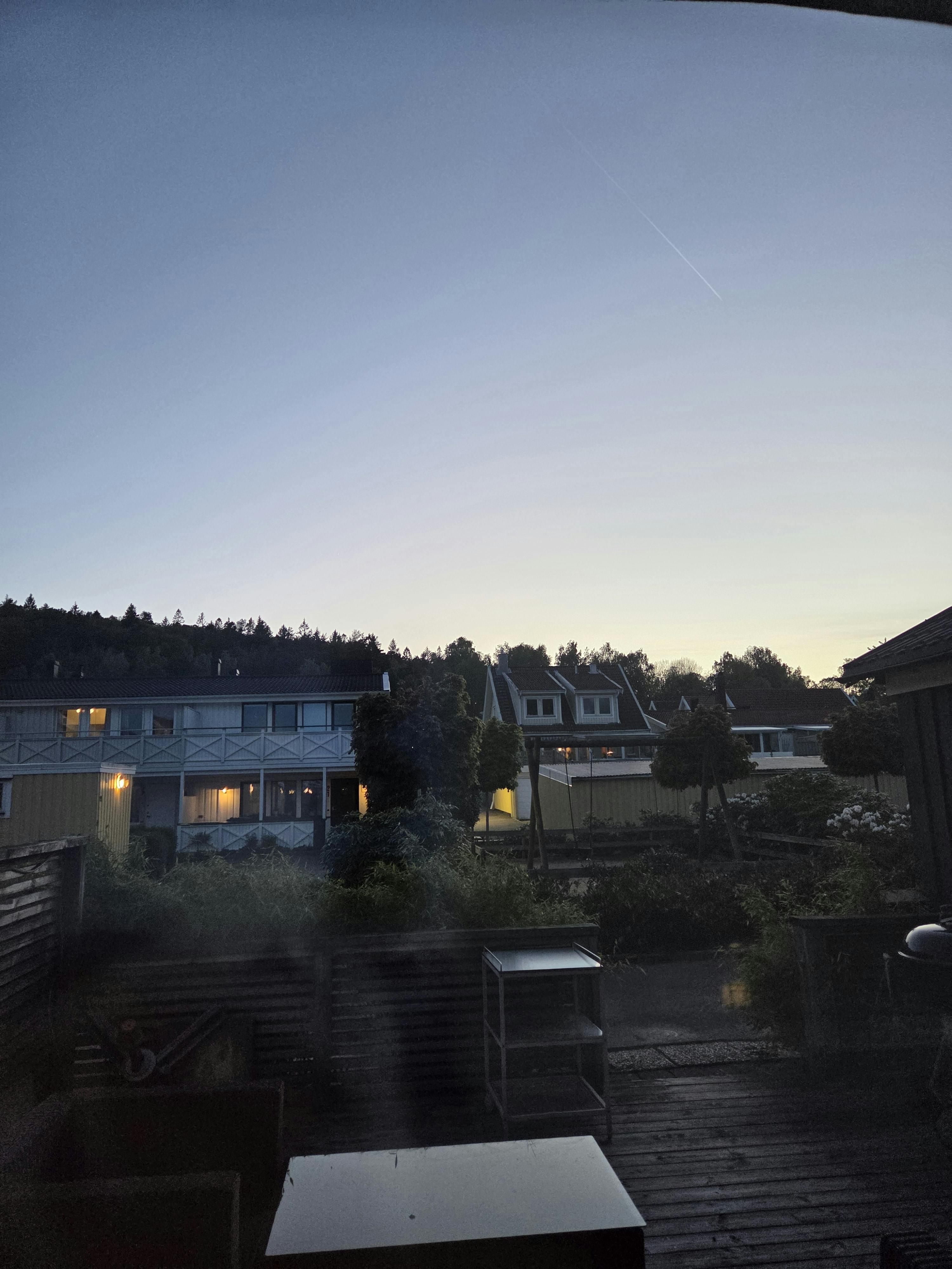 Blick aus unserem Fenster, helle Nacht