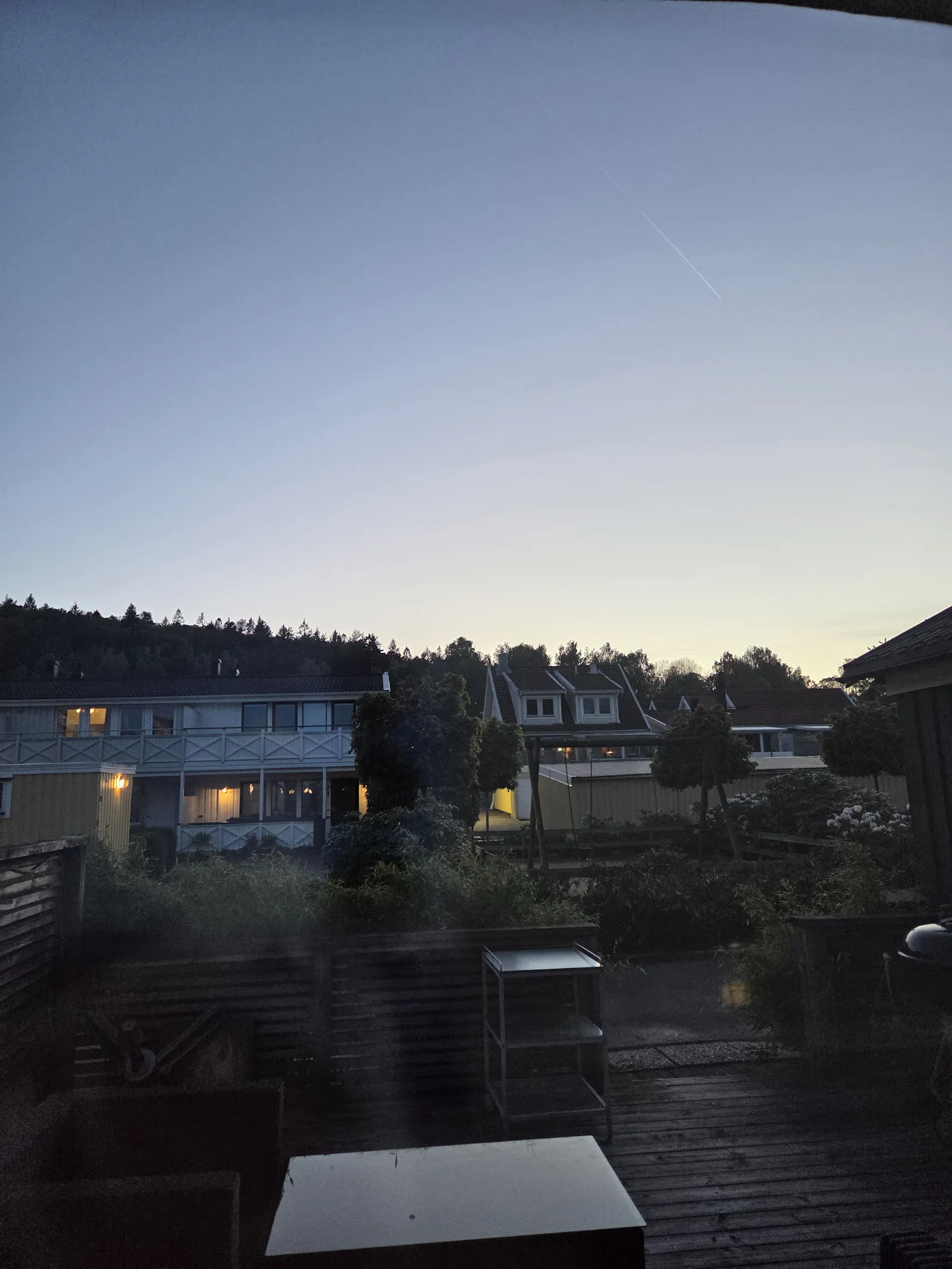 Blick aus unserem Fenster, helle Nacht