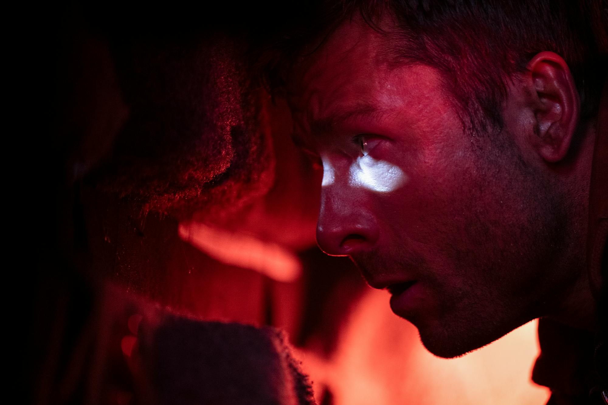 Glen Powell in „THE RUNNING MAN“ von Paramount Pictures // Foto: Ross Ferguson / © 2025 PARAMOUNT PICTURES. ALL RIGHTS RESERVED.