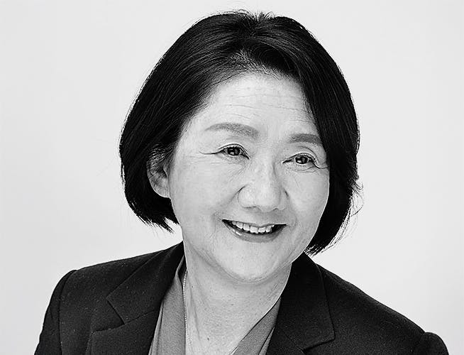 Eighty years after the atomic bomb was dropped on Hiroshima, how can its memory be told to a new generation? In ‚Soul Lanterns‘, Shaw Kuzki follows twelve-year-old Nozomi as she navigates remembrance, silence, and everyday life in a city shaped by history. Through rituals, conversations, and poetry, the novel explores how memory is carried forward without turning into abstraction...
(Available in Arabic, English, French, German & Spanish)