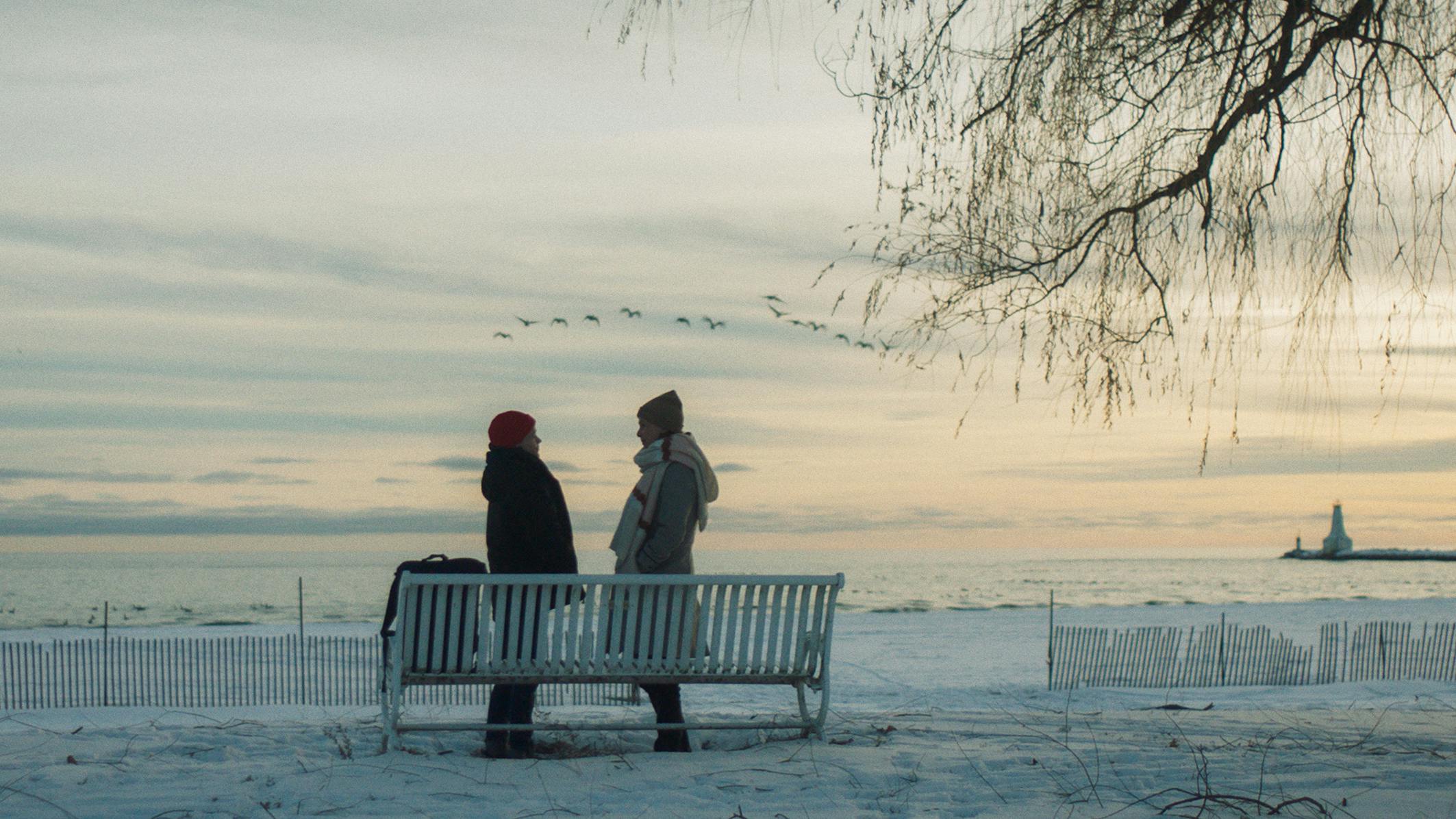 Freundschaft und Vögel in Close to You // © Salzgeber
