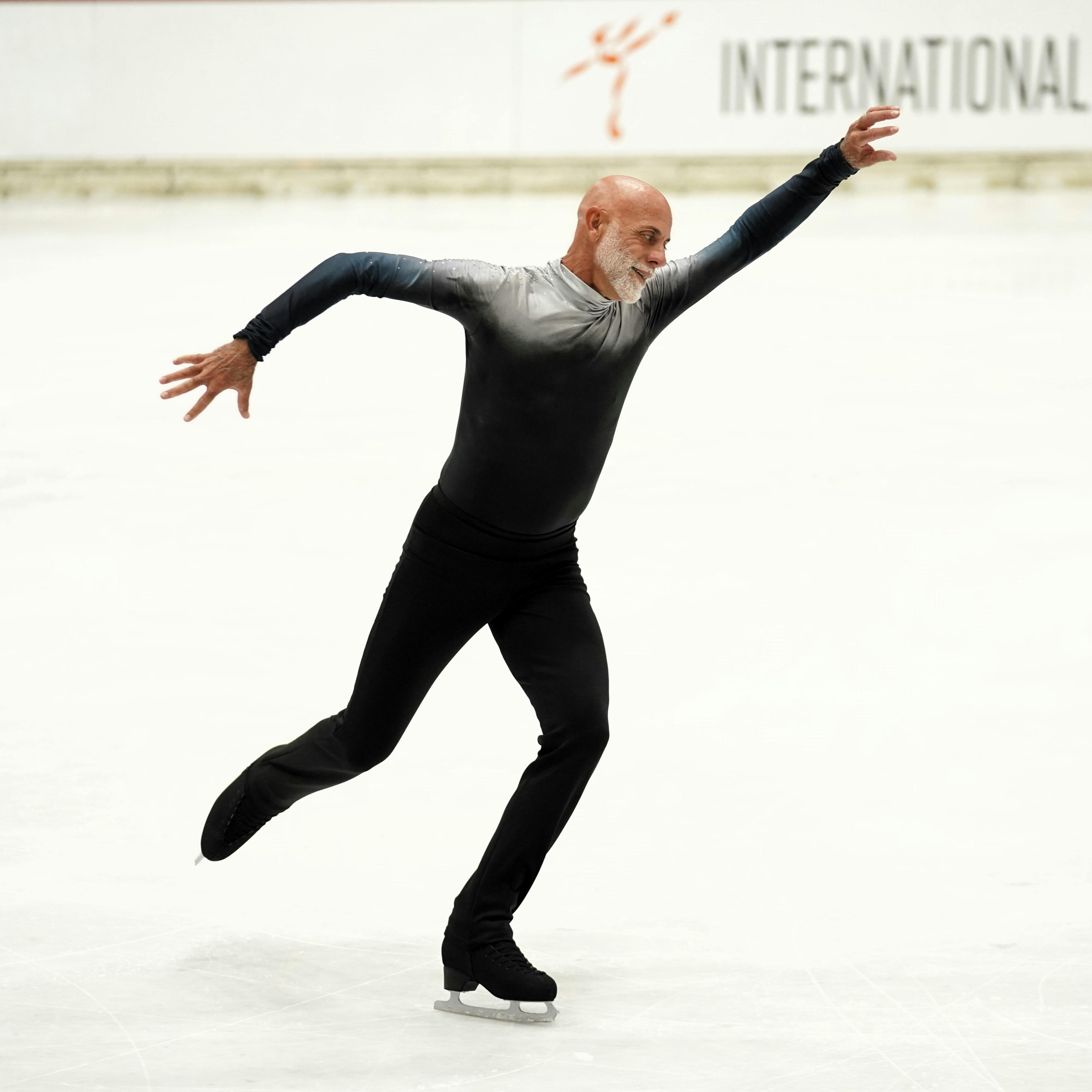 Eiskunstläufer Eric Baldari beim ISU Adult