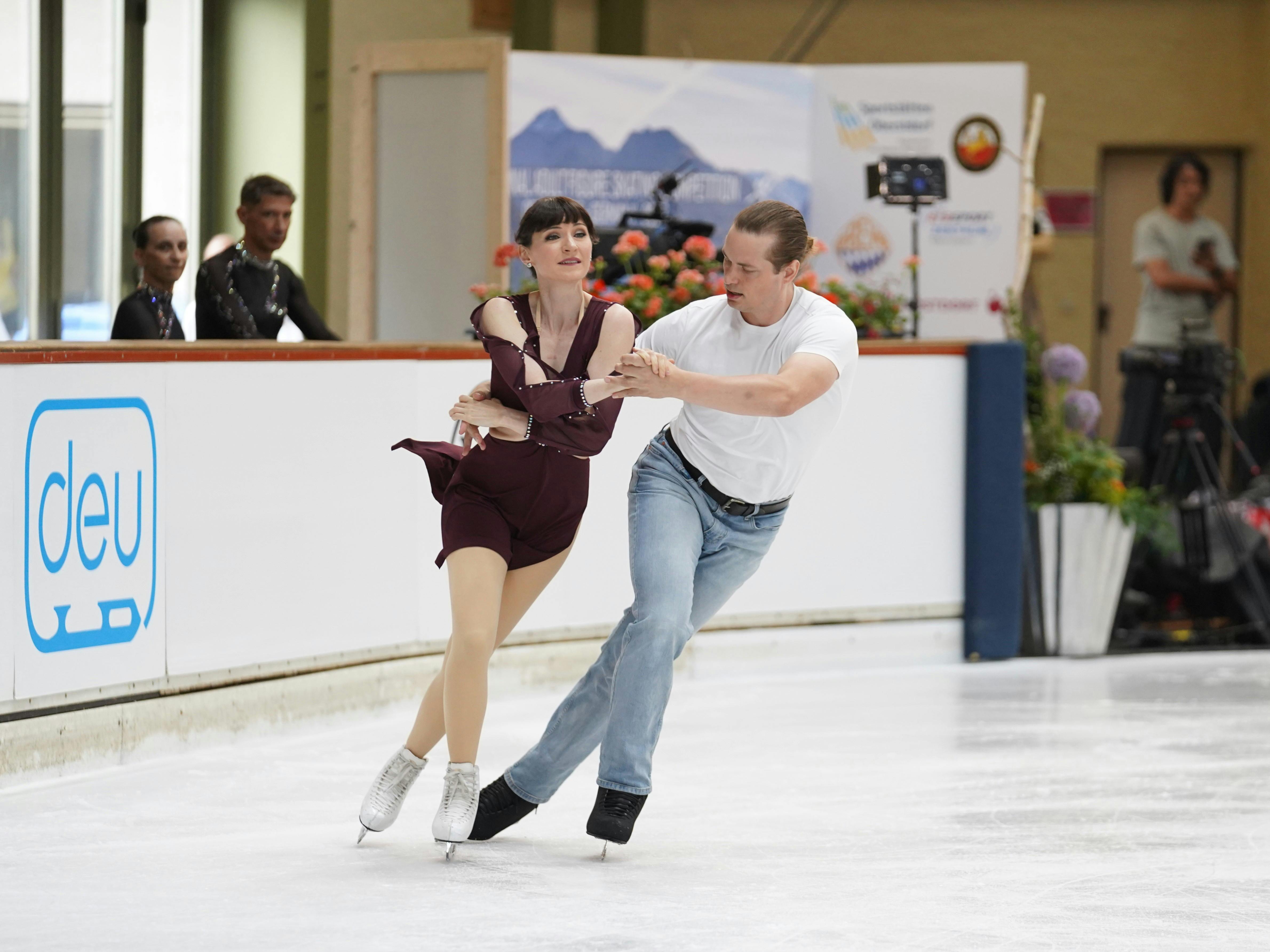 Eistanzpaar Beggs/Hubbell beim ISU Adult