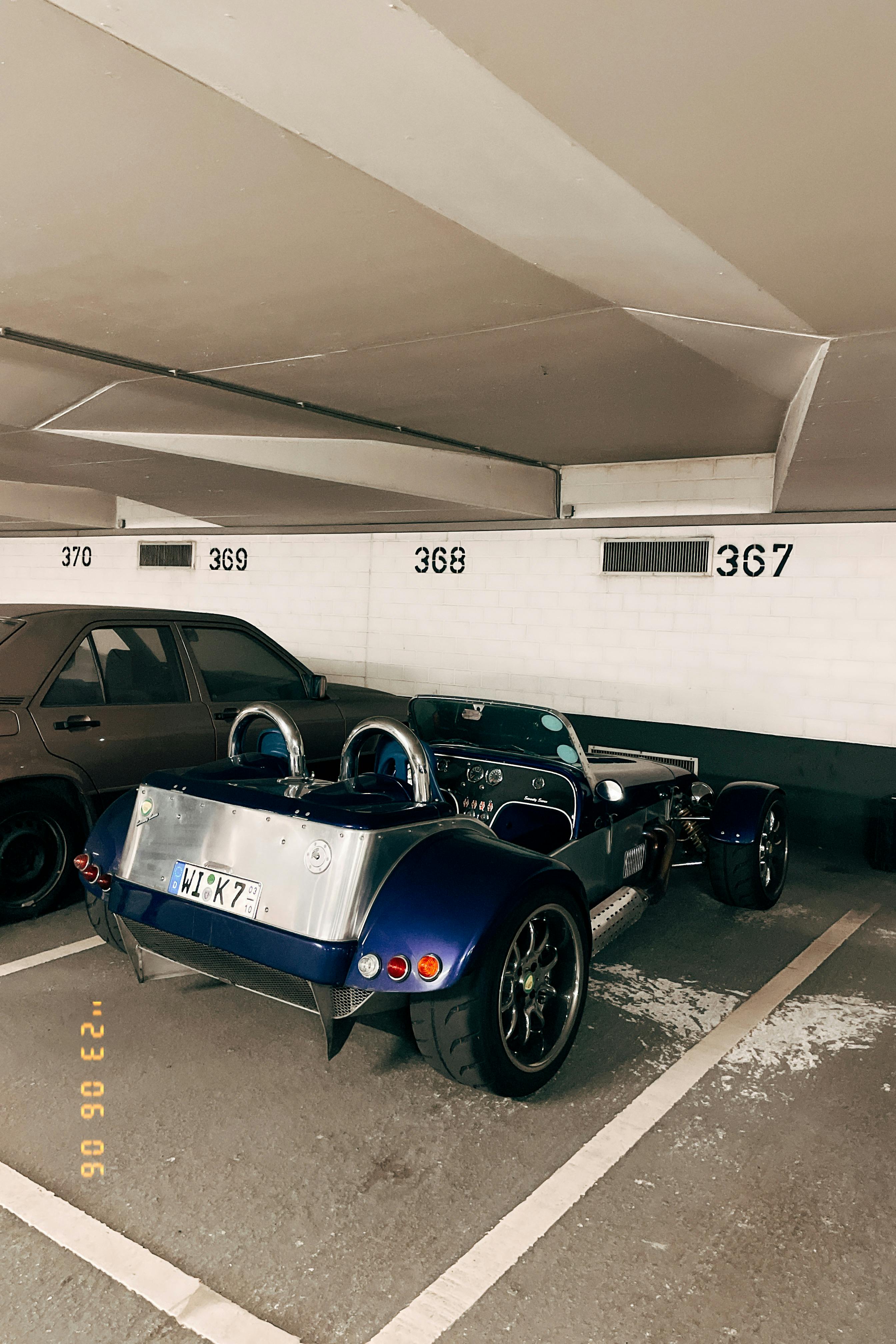 Bei Kai übernachtet, und musste mit Lotus fahren. War schlimm. Und schön.