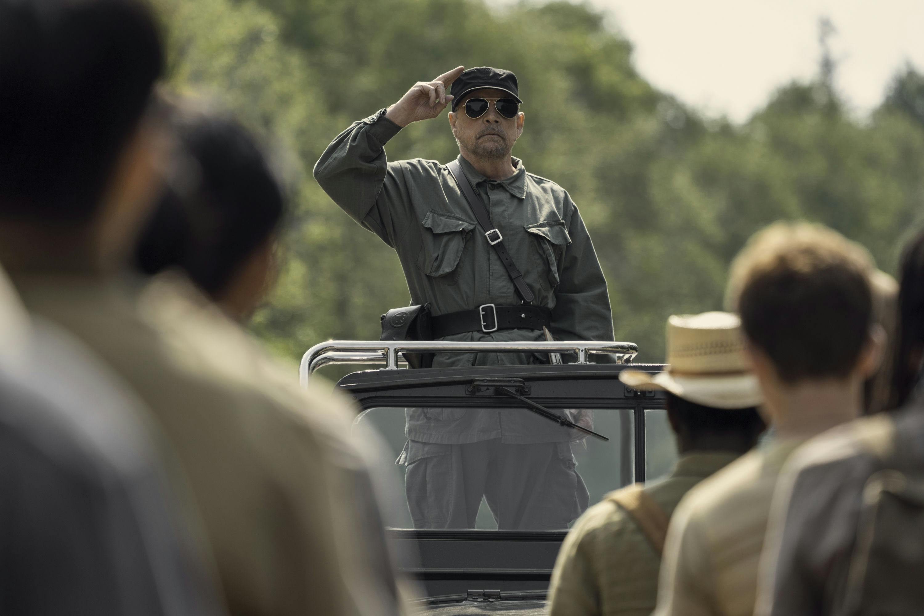 Der Major (Mark Hamill) gibt den unerbittlichen Ton an. // © LEONINE
