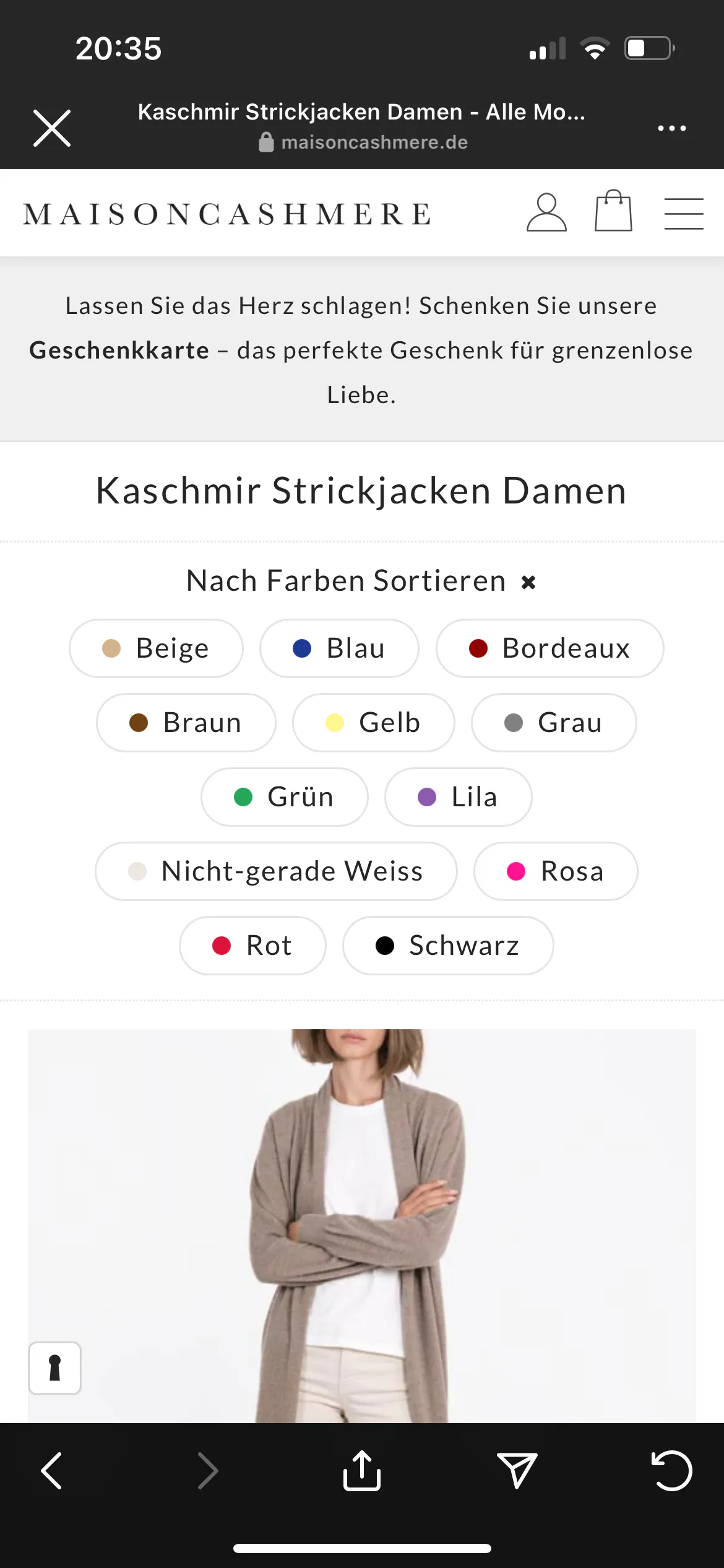 Screenshot einer Showebseite, wo maus Farben für eine Strickjacke auswählen kann. Eine Option heißt "Nicht gerade Weiss".
