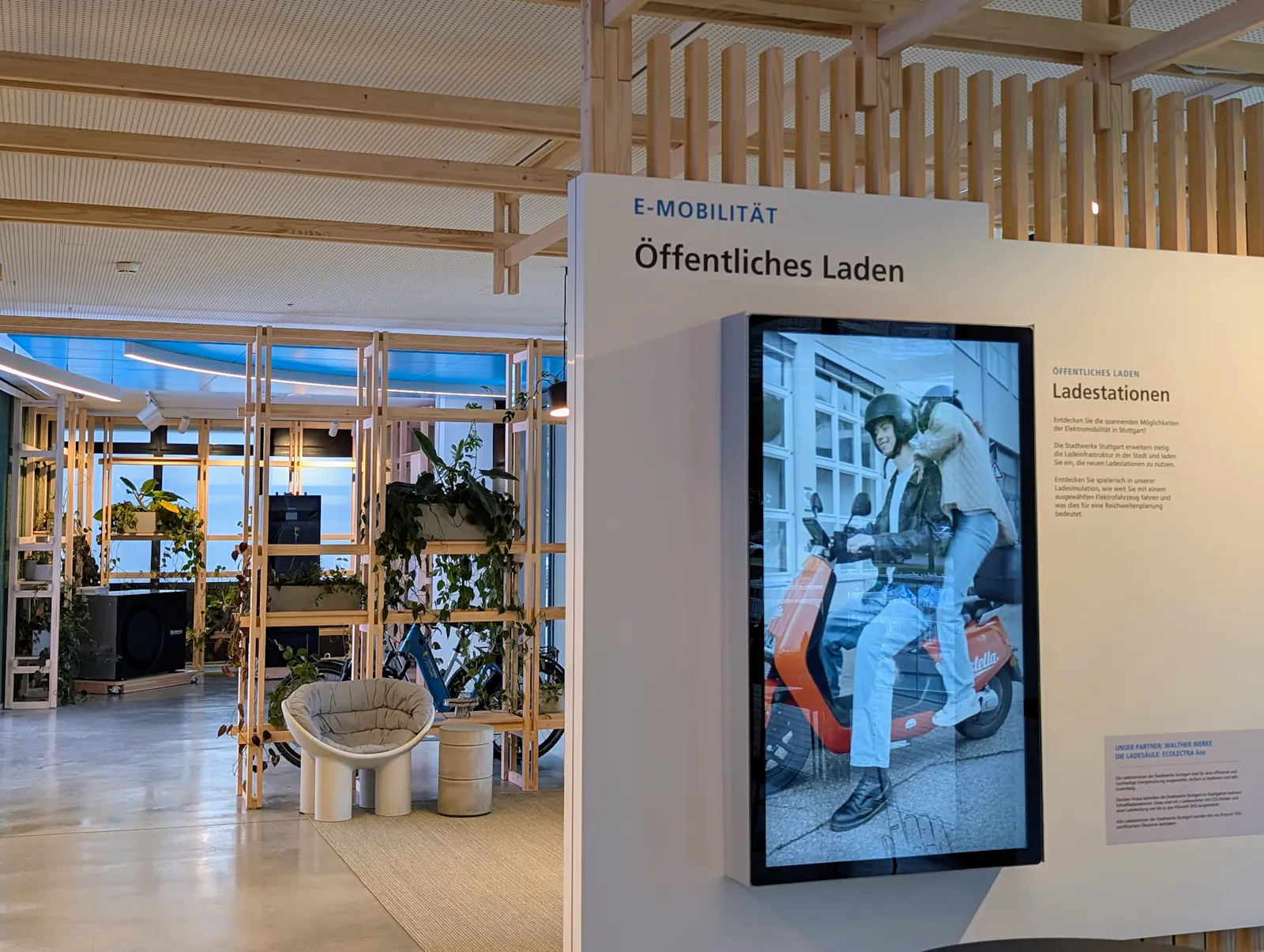 Das Kundencenter im Erdgeschoss wird EnergiePlaza genannt und bietet viele Info-Möglichkeiten. Foto: Jürgen Brand