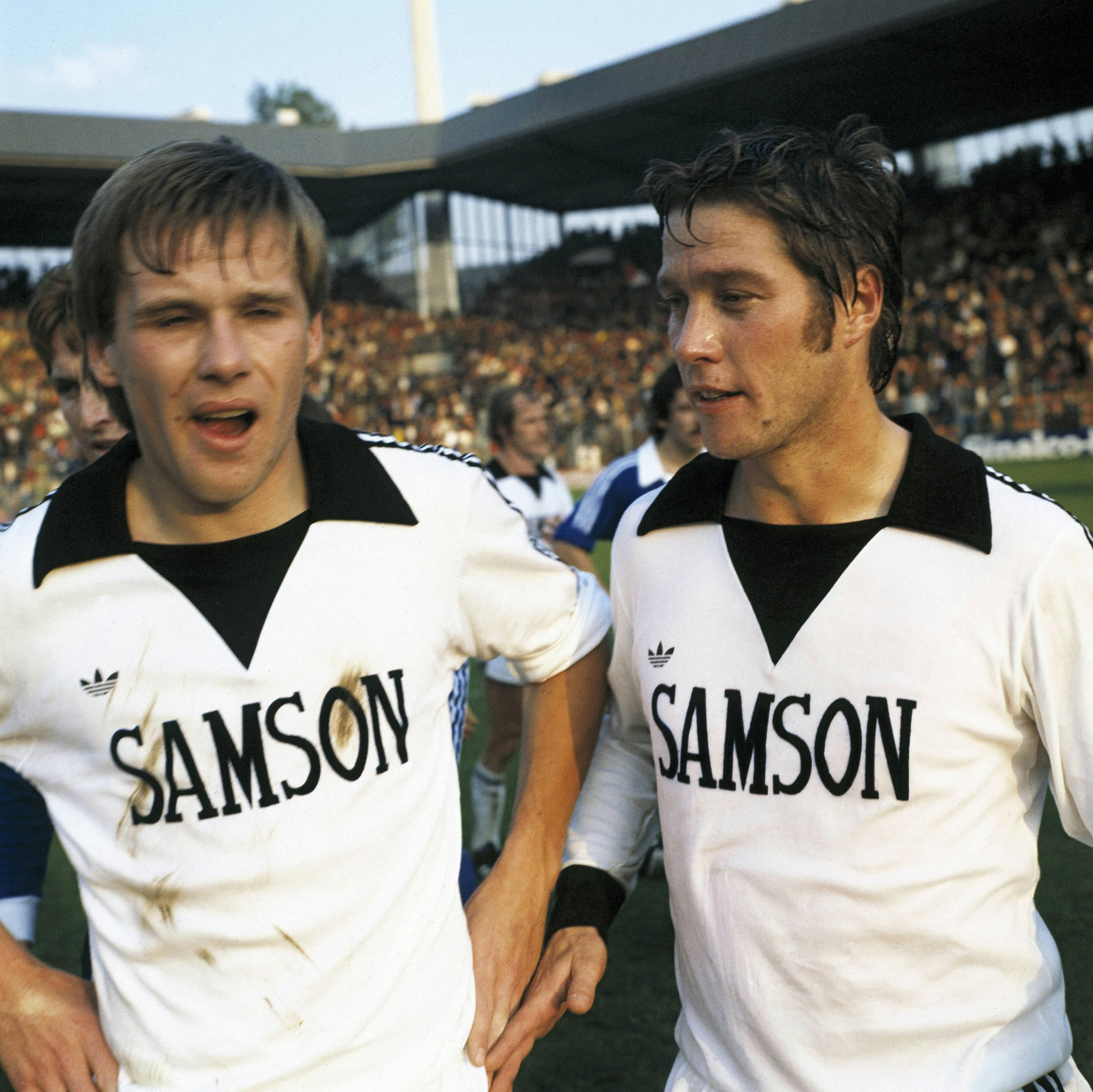 VfL Bochum gegen Eintracht Frankfurt am 24. September 1977. Das erste Spiel mit richtigem Samson-Schriftzug.