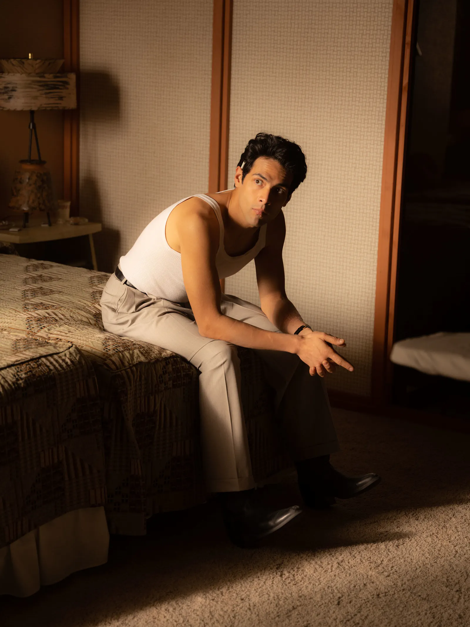 Henry (Diego Calva) im Bett // © Leonine Distribution