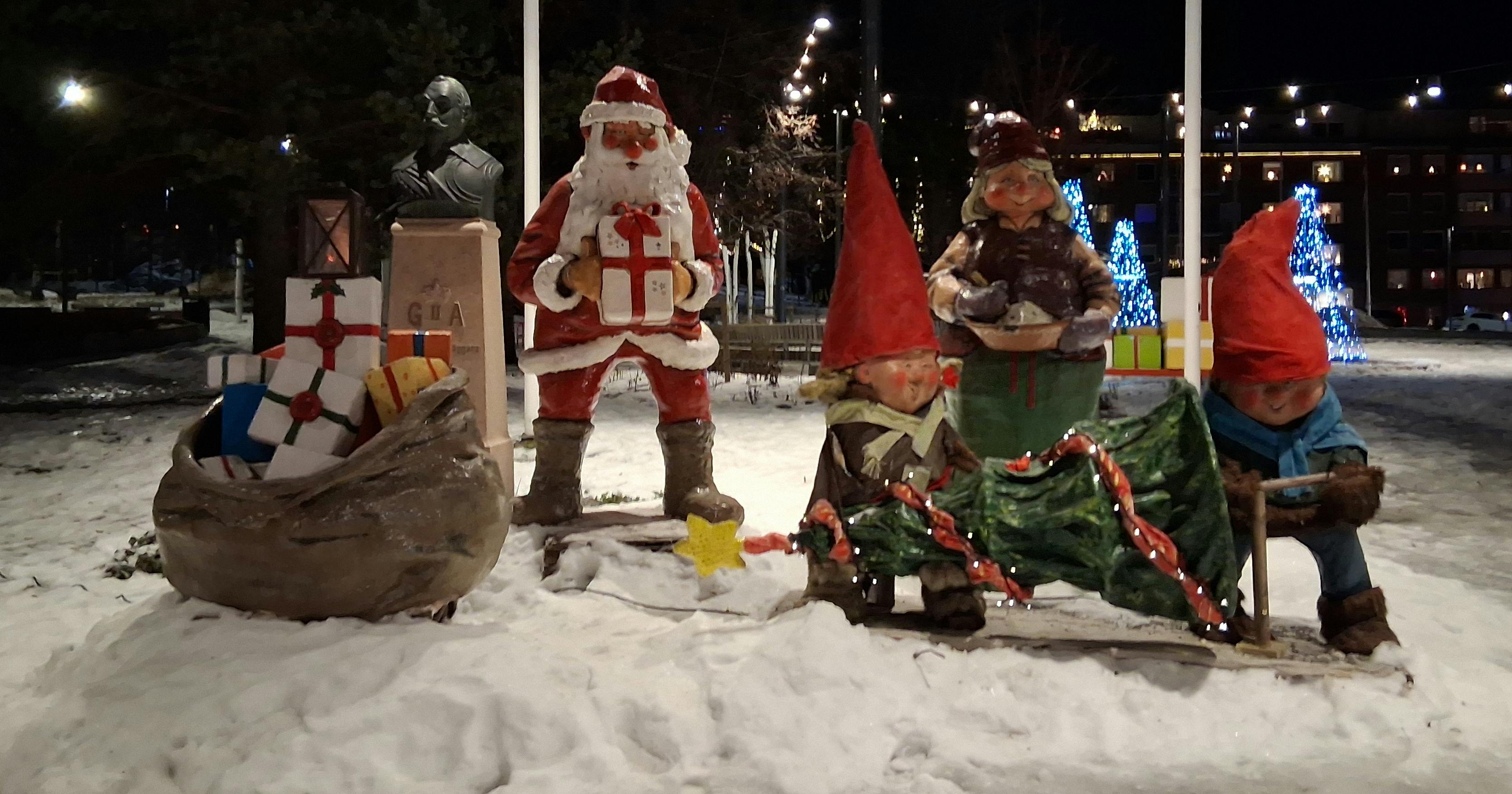 Wichtel im Schnee, Geschenke, Weihnachtsmann