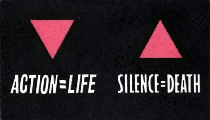 Zwei rosa Winkel auf schwarzem Grund. Links steht darunter action = life, rechts steht darunter "silence = death".