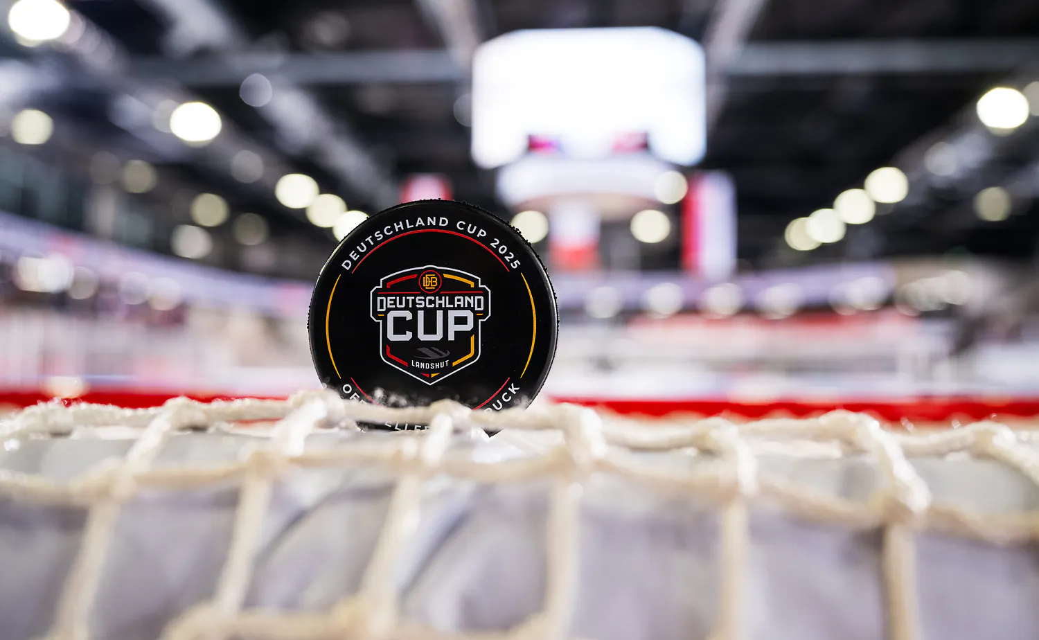 Beide Turniere und ein Zuschauerrrekord - der dritte Deutschland Cup in Landshut lief für den DEB nach Wunsch. Foto: Citypress