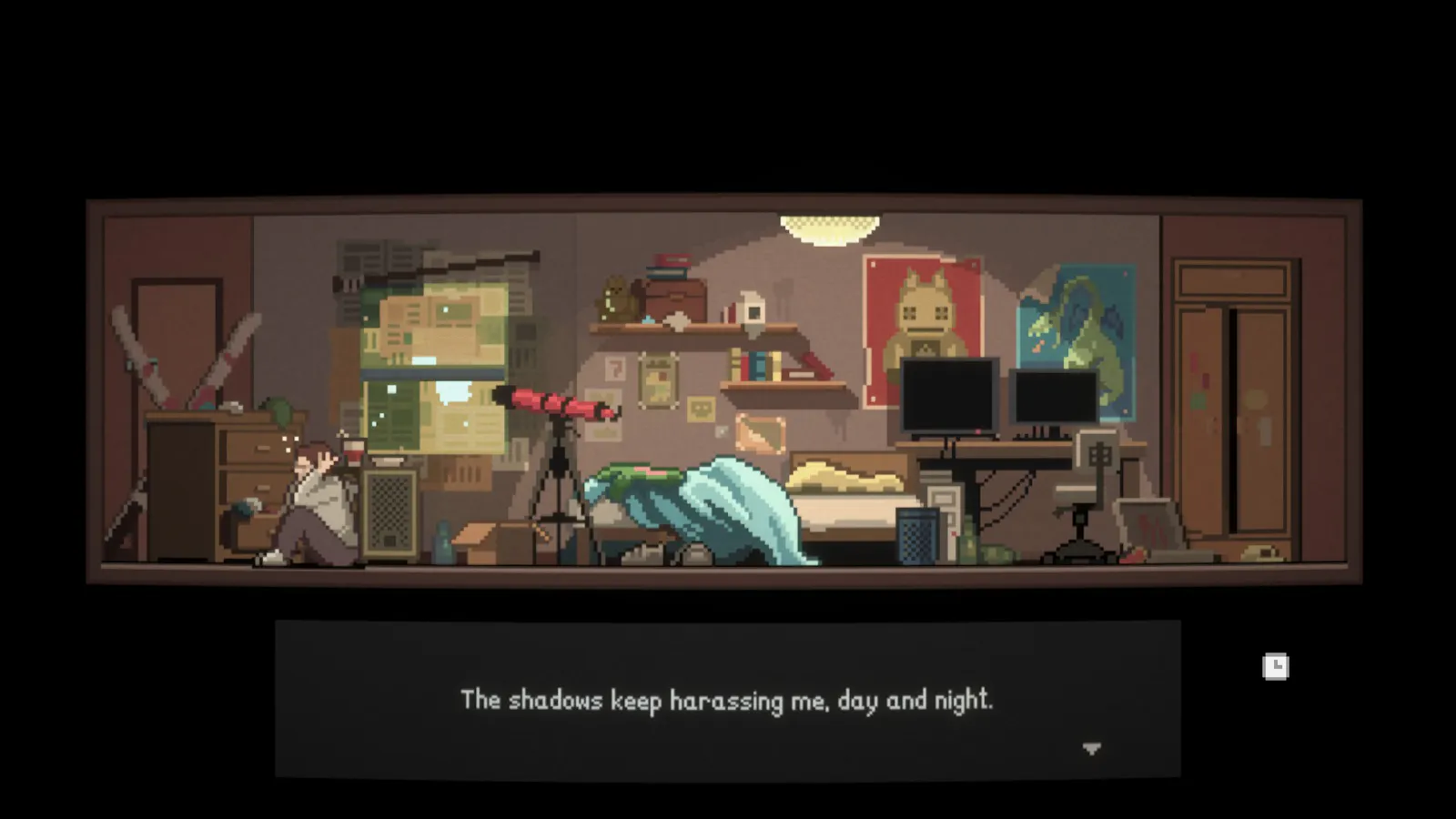 Screenshot Midnight Scenes, ein junger Mann sitzt auf dem Boden seines Zimmer, hält sich die Ohren zu, sagt, dass ihn Stimmen terrorisieren
