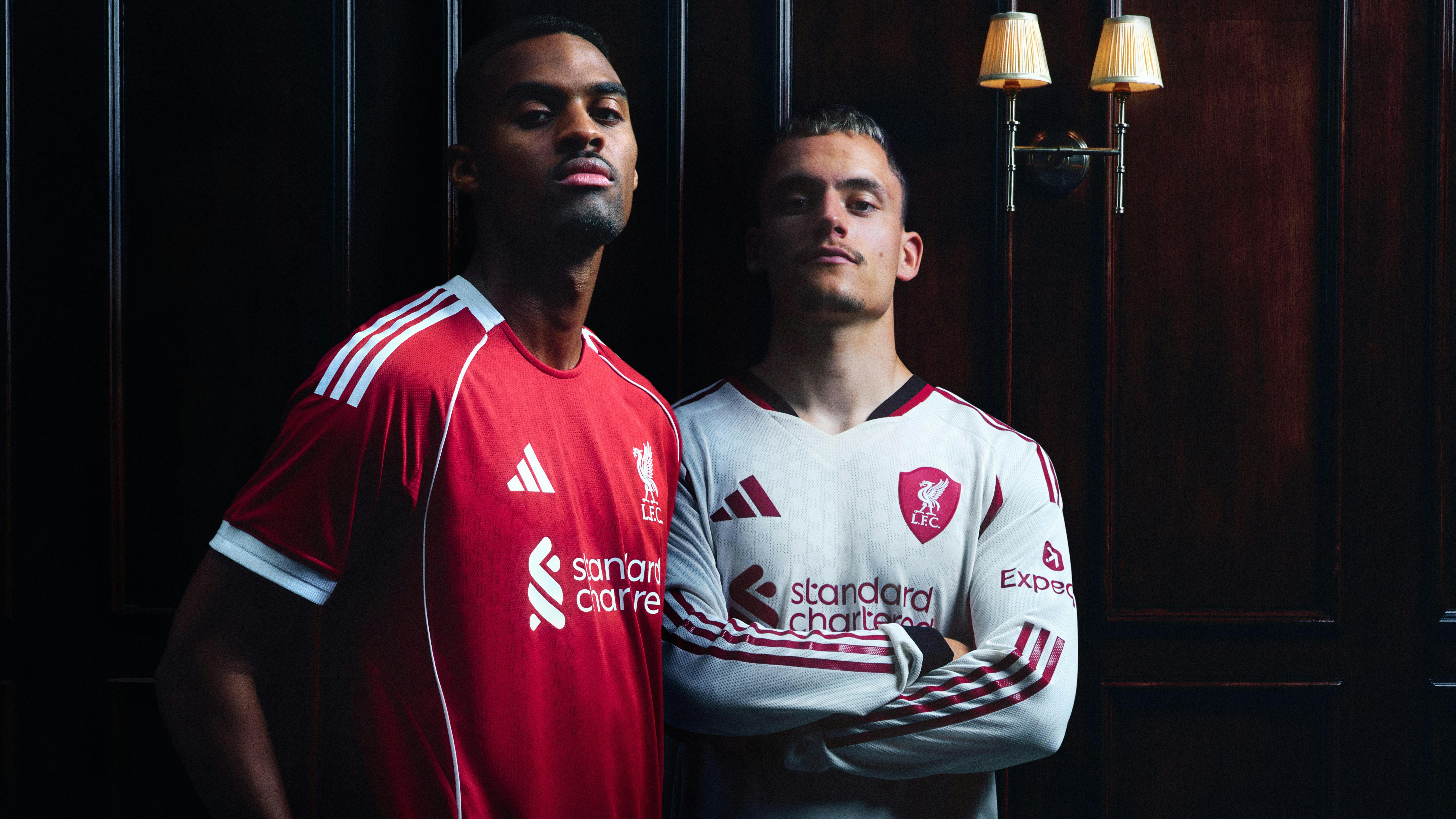 FC Liverpool Home und Away Jersey