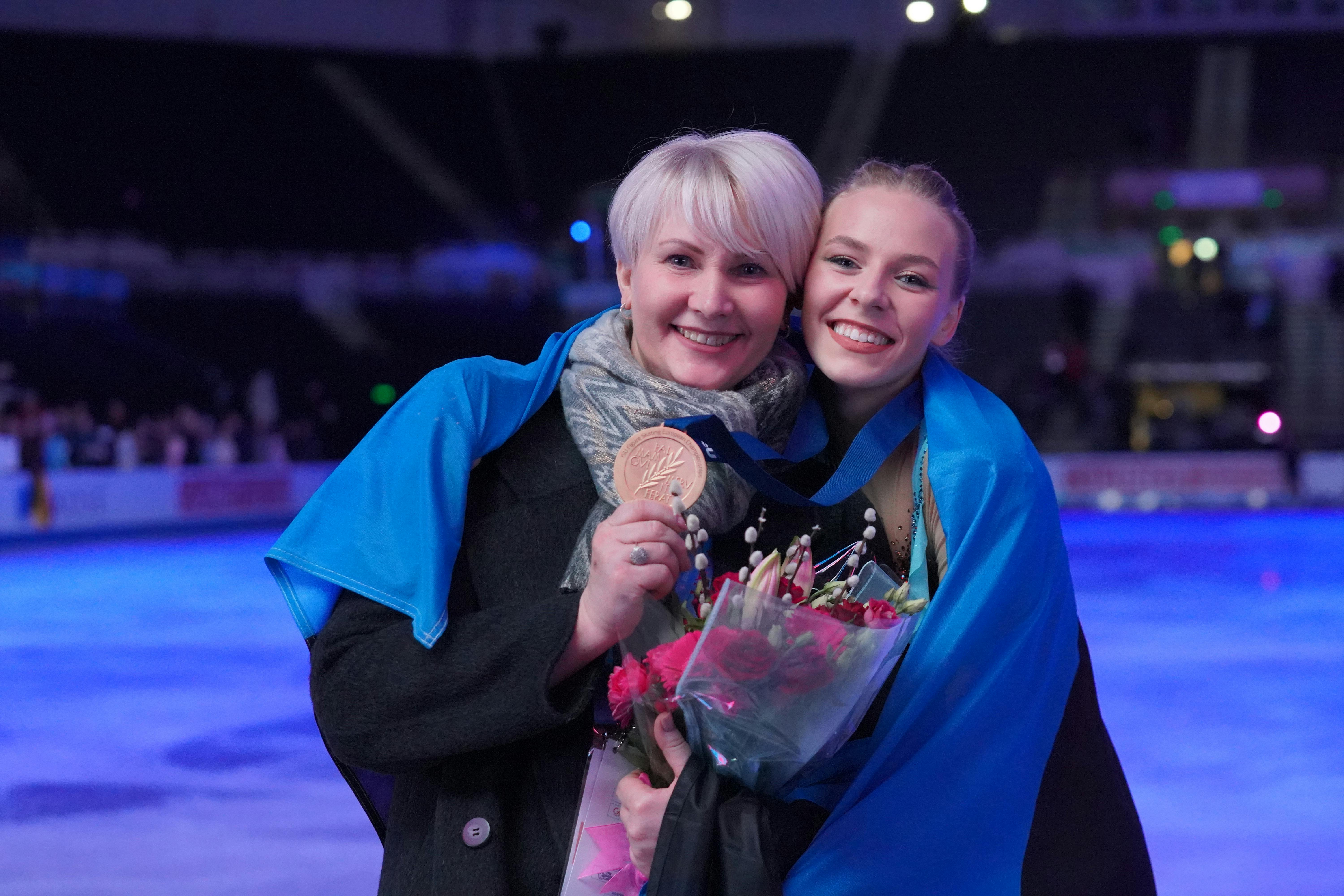 Niina Petrokina and coach Svetlana Varnavskaja