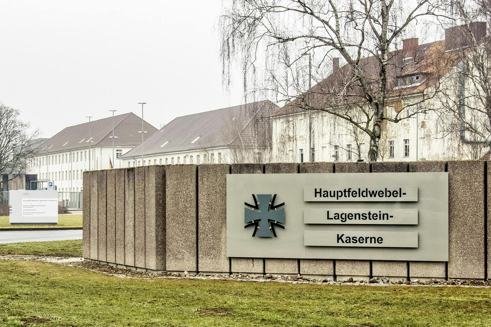 Eingang der Kaserne