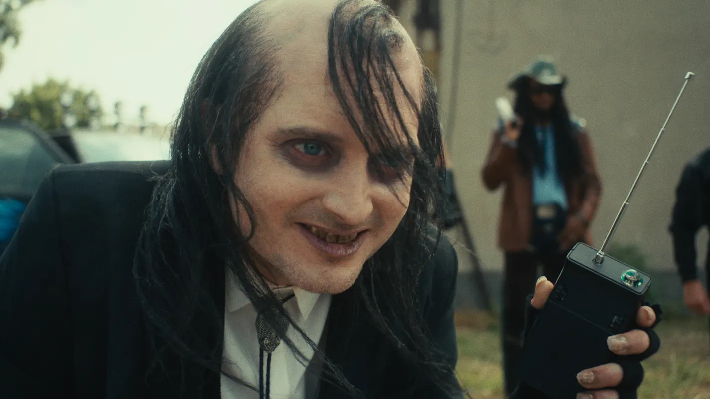 Schaut sich TOXIC AVENGER an: Elijah Wood // © Capelight Pictures