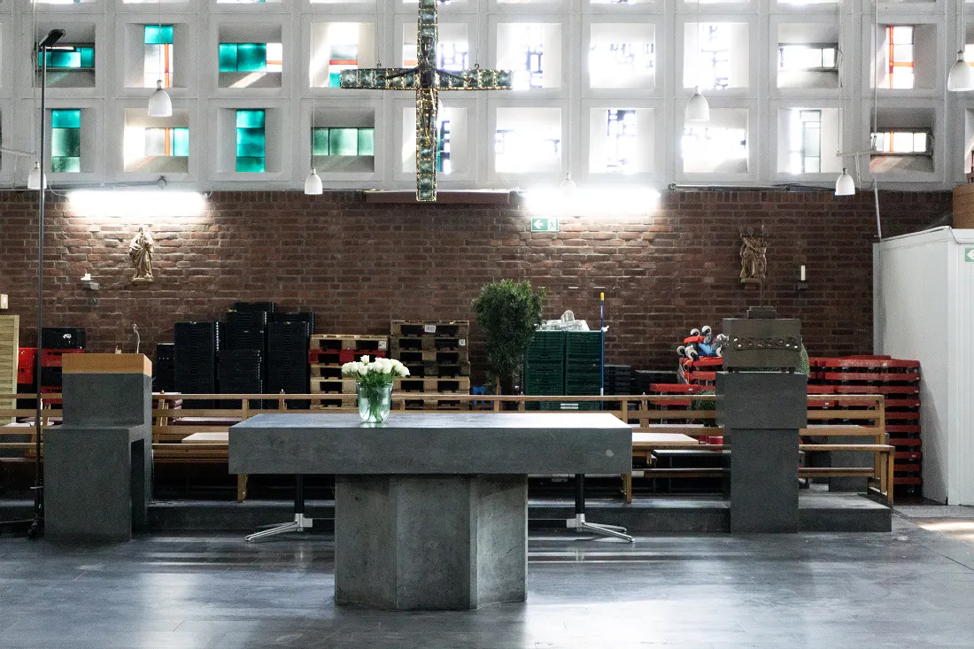 Oberhausen/Nordrhein-Westfalen, Heilige Familie: 1958 nach den Entwürfen der Architekten Rudolf Schwarz und Josef Bernard fertiggestellt, dient der Bau seit 2008 als “Tafelkirche”, als Ausgabe- und Lagerstelle der lokalen Tafelorganisation (Bild: Felix Hemmers, Baukultur NRW)