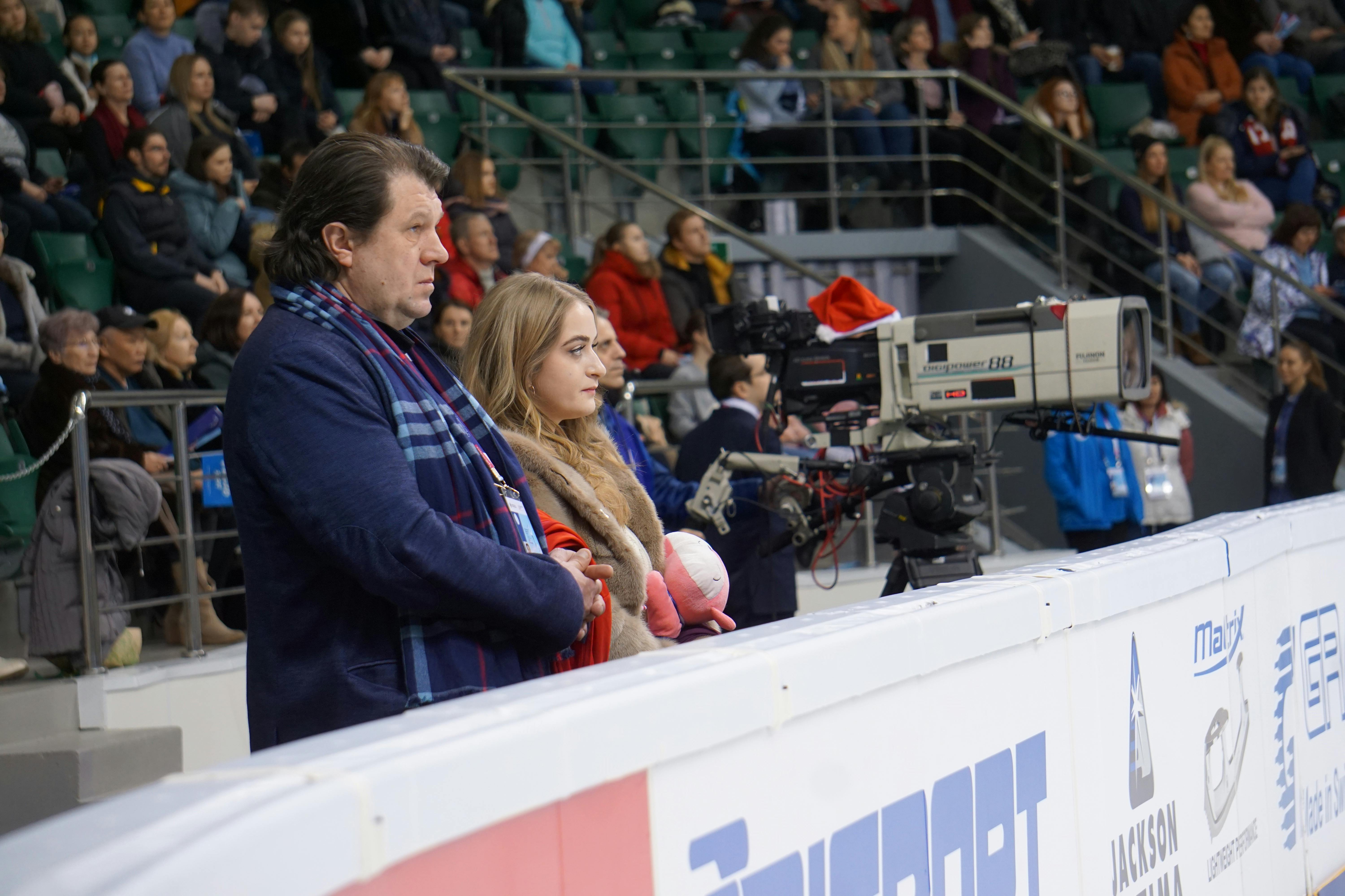 Artur Dmitriev und Trainerkollegin Aliona Samarskaia bei der Russischen Meisterschaft 2021