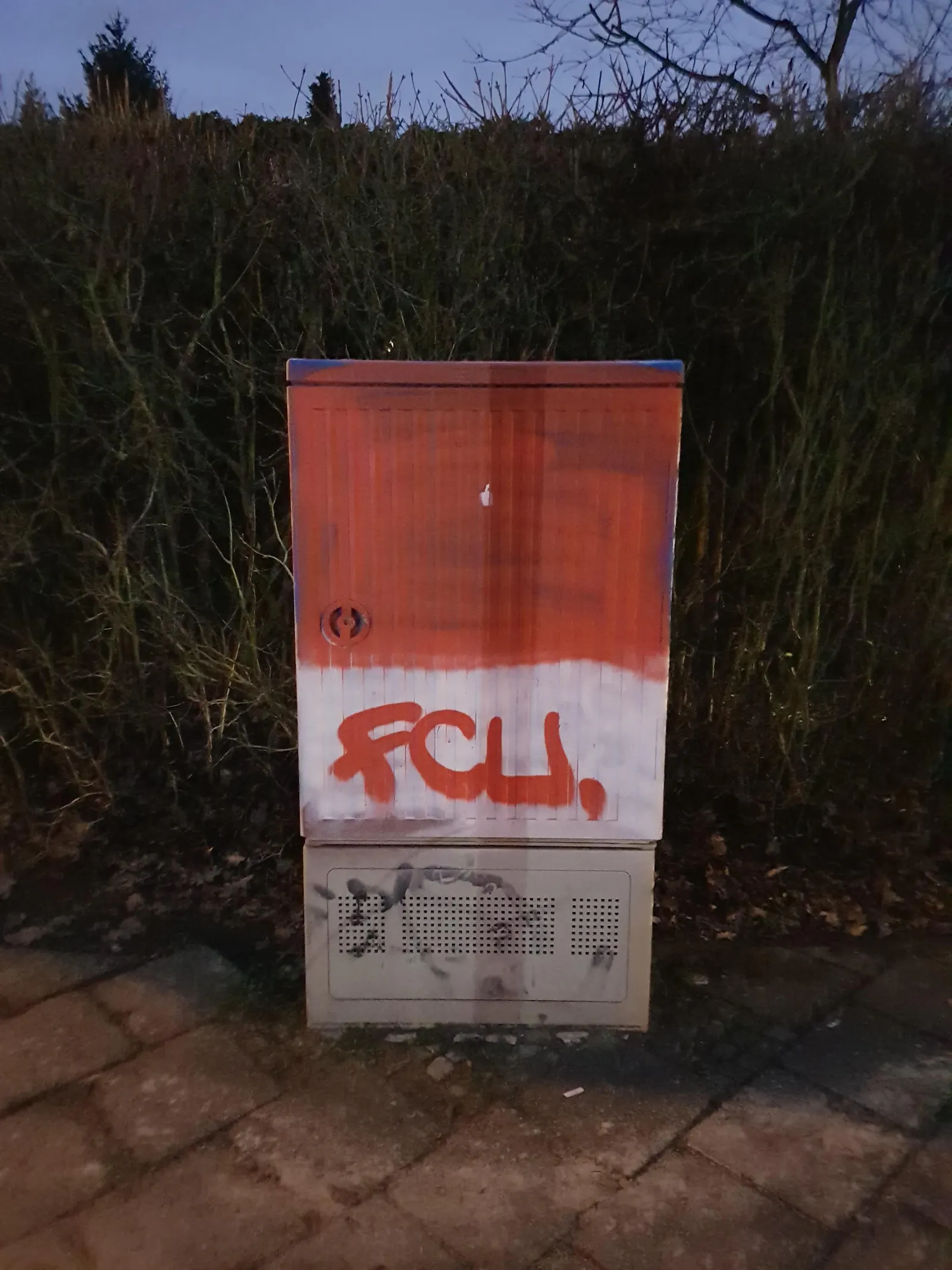 Stromkasten mit FCU-Ausschrift