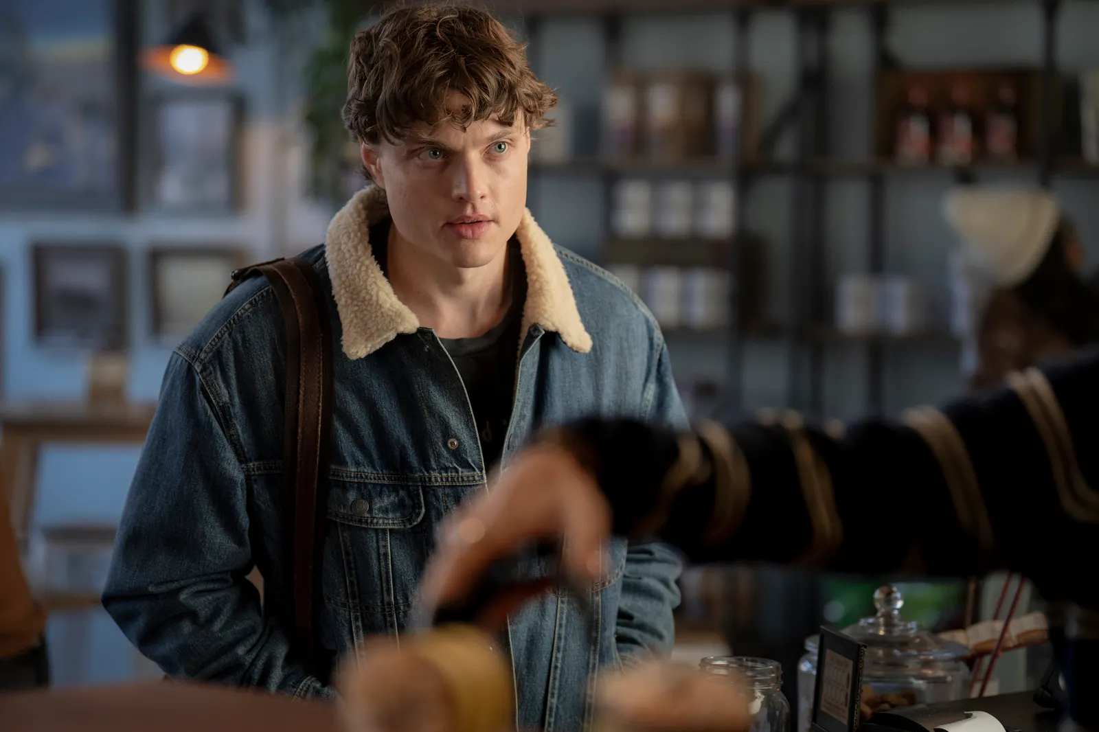 Creepy'n'Cute: Lucas Bowden (Asa Germann, bekannt aus GEN V) in SCREAM 7 // Foto: Jessica Miglio © 2025 PARAMOUNT PICTURES. ALL RIGHTS RESERVED.