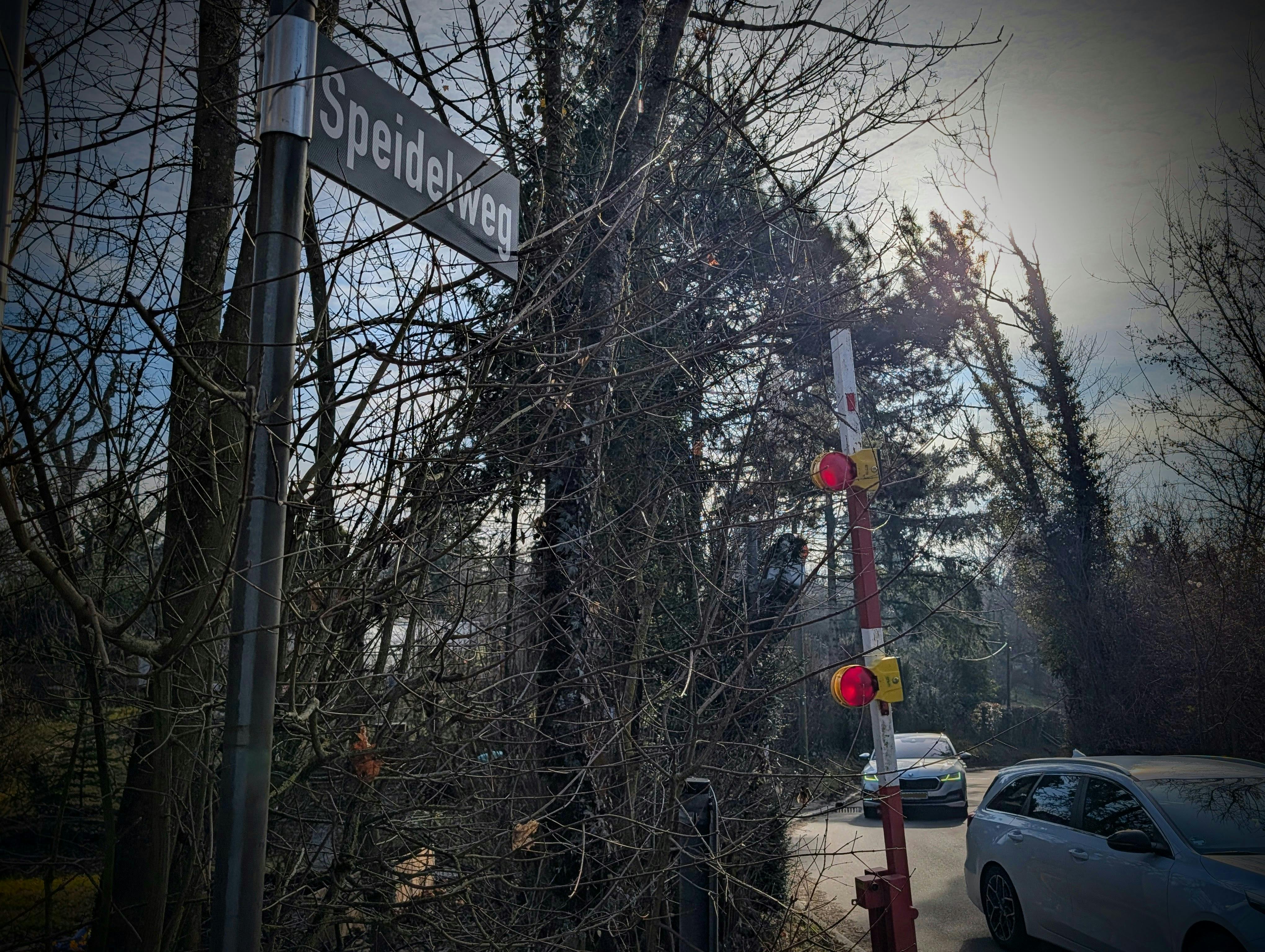 Der Durchgangsverkehr auf dem schmalen und steilen Speidelweg zwischen Rohracker und Frauenkopf ist seit Jahren ein Dauerthema bei Anwohnern und in der Kommunalpolitik. Foto: Jürgen Brand