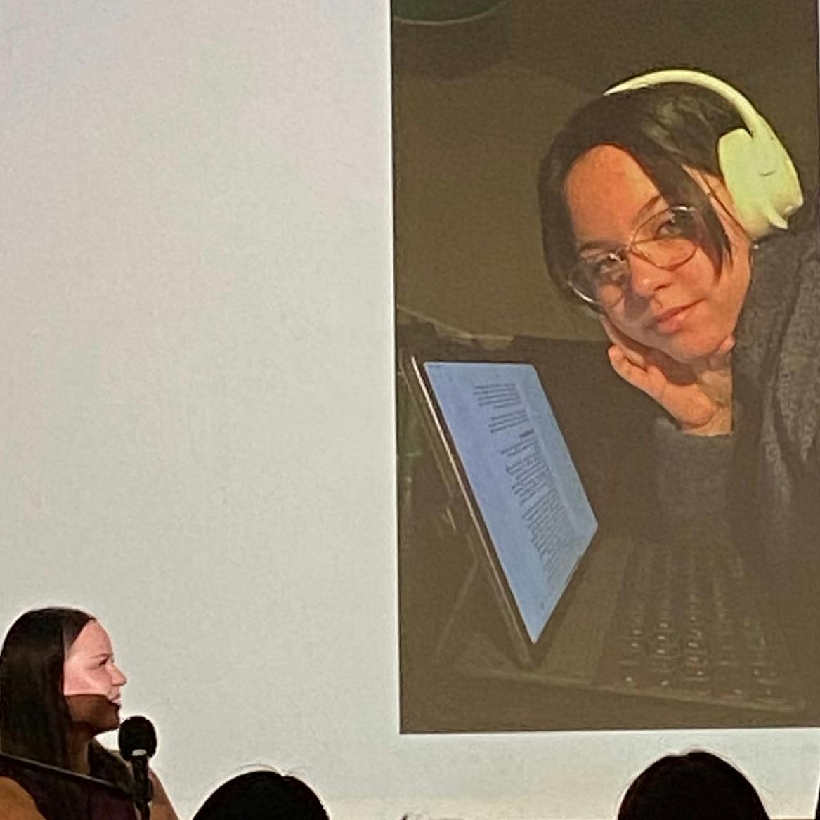 Coco Putz während der Pandemie am Laptop