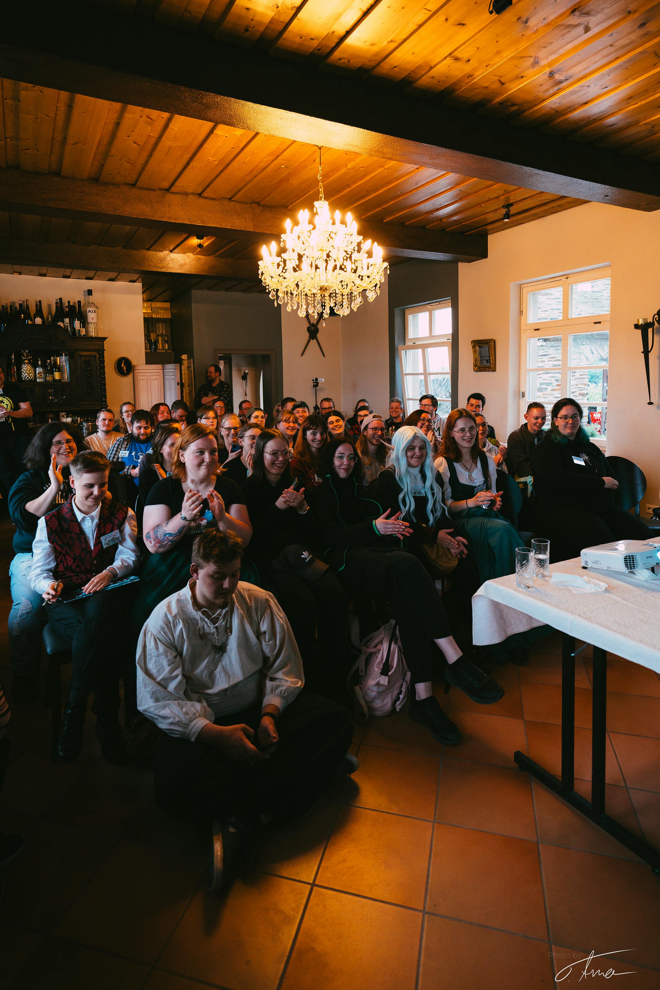 Reale Watchparty in der Burg