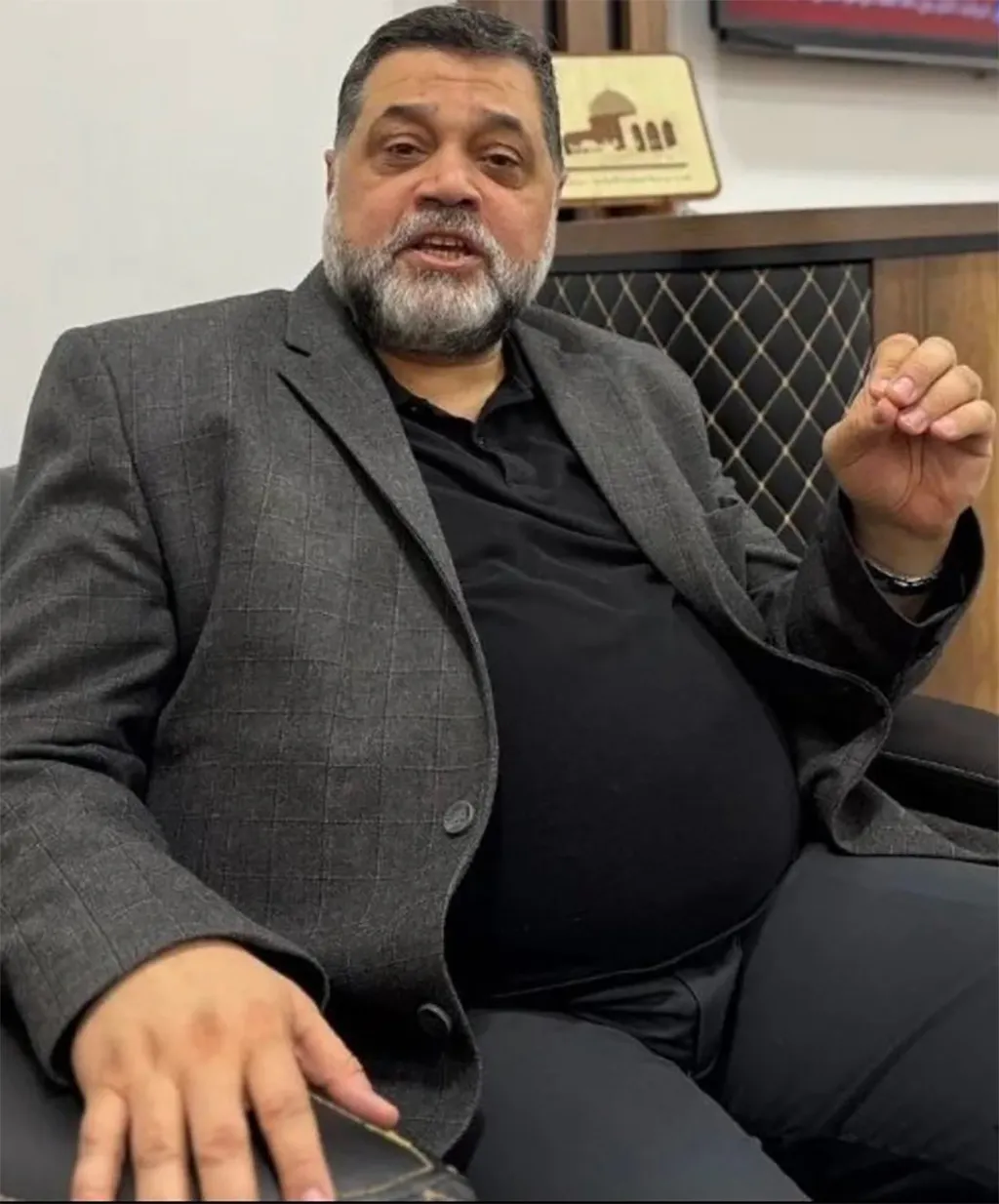 Der nicht gerade untergewichtige Osama Hamdan.