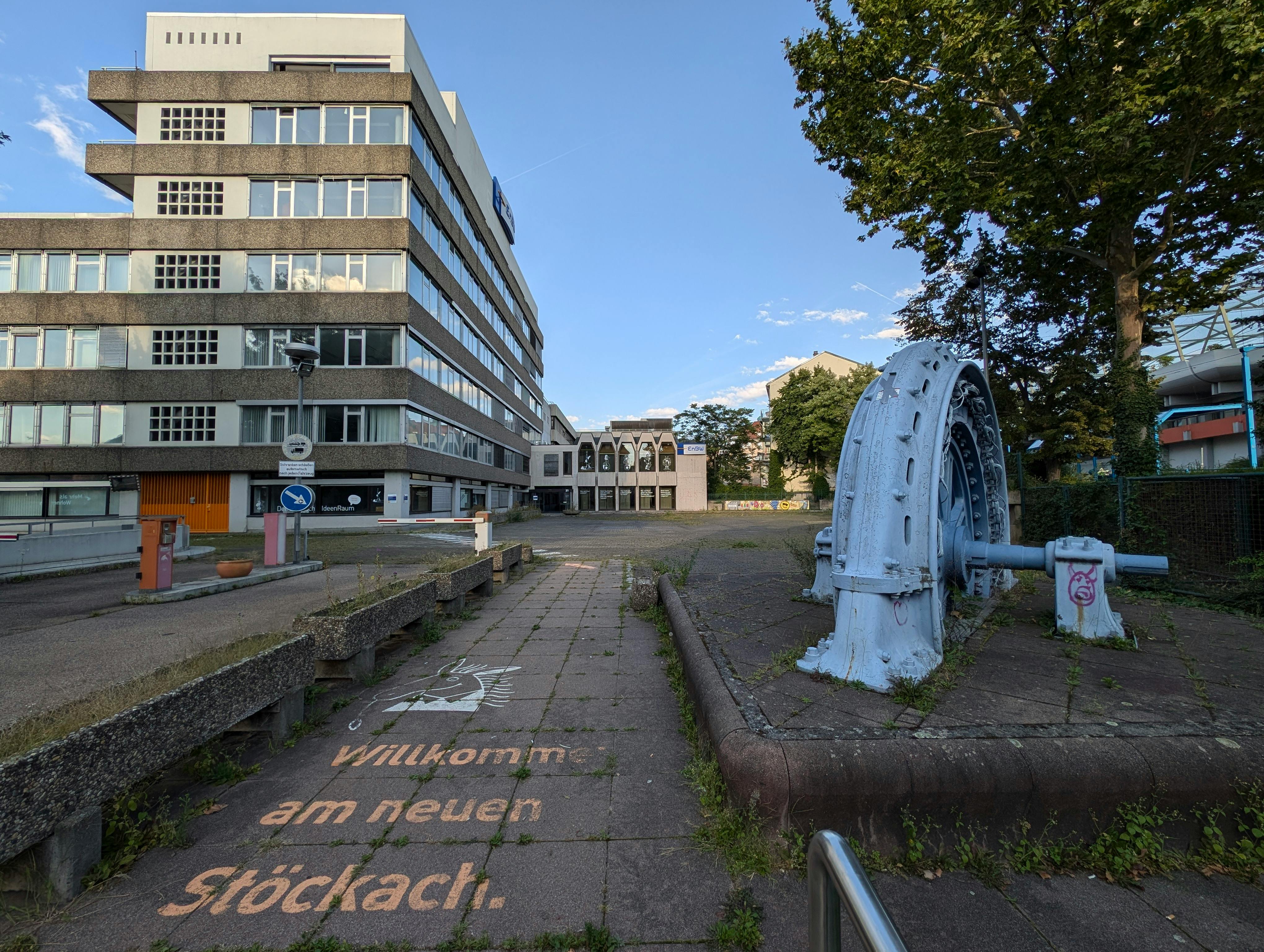 Die Fläche auf dem EnBW-Areal an der Hackstraße wäre perfekt geeignet. Aber die EnBW will Miete und den zuständigen Ämtern der Stadt fehlt das Geld dafür. Foto: Jürgen Brand