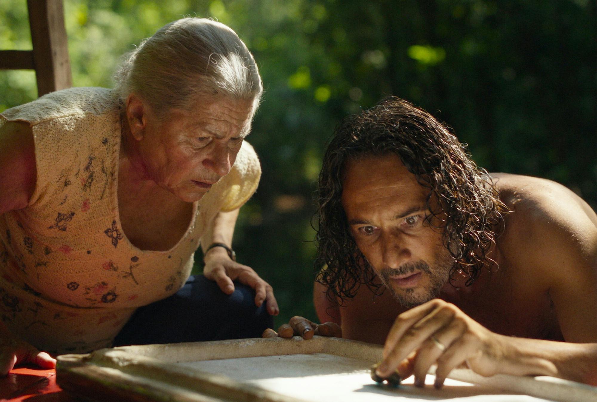 Denise Weinberg & Rodrigo Santoro in The Blue Trail