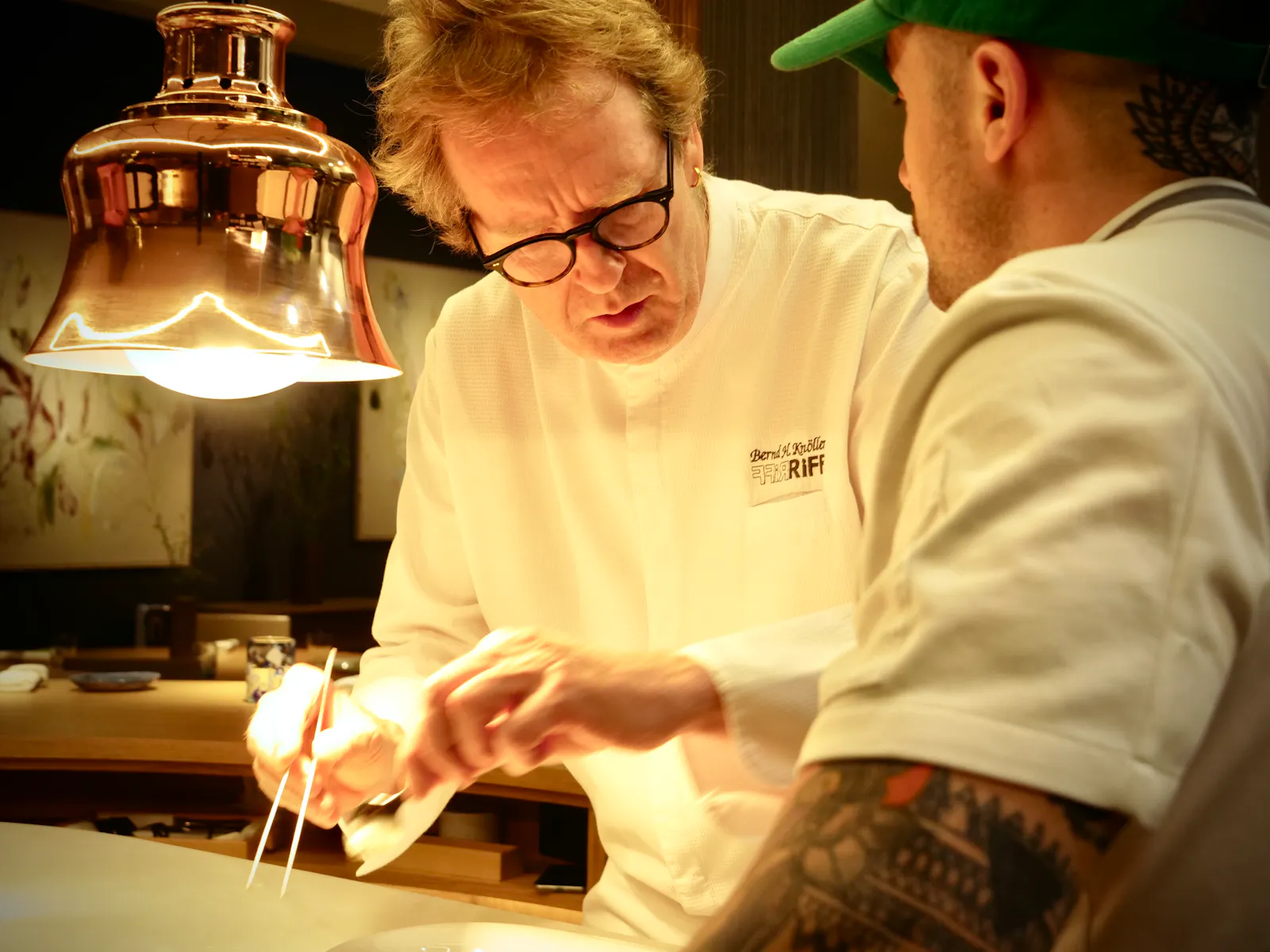 Bernd Knöller kocht in seinem Restaurant Riff in Valencia