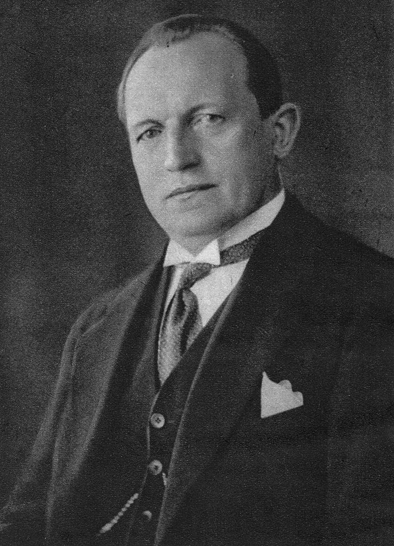 Karl Grüßer (im Jahre 1933 Präsident des “Germania-Verbandes deutscher Bäckerinnungen”) [1]