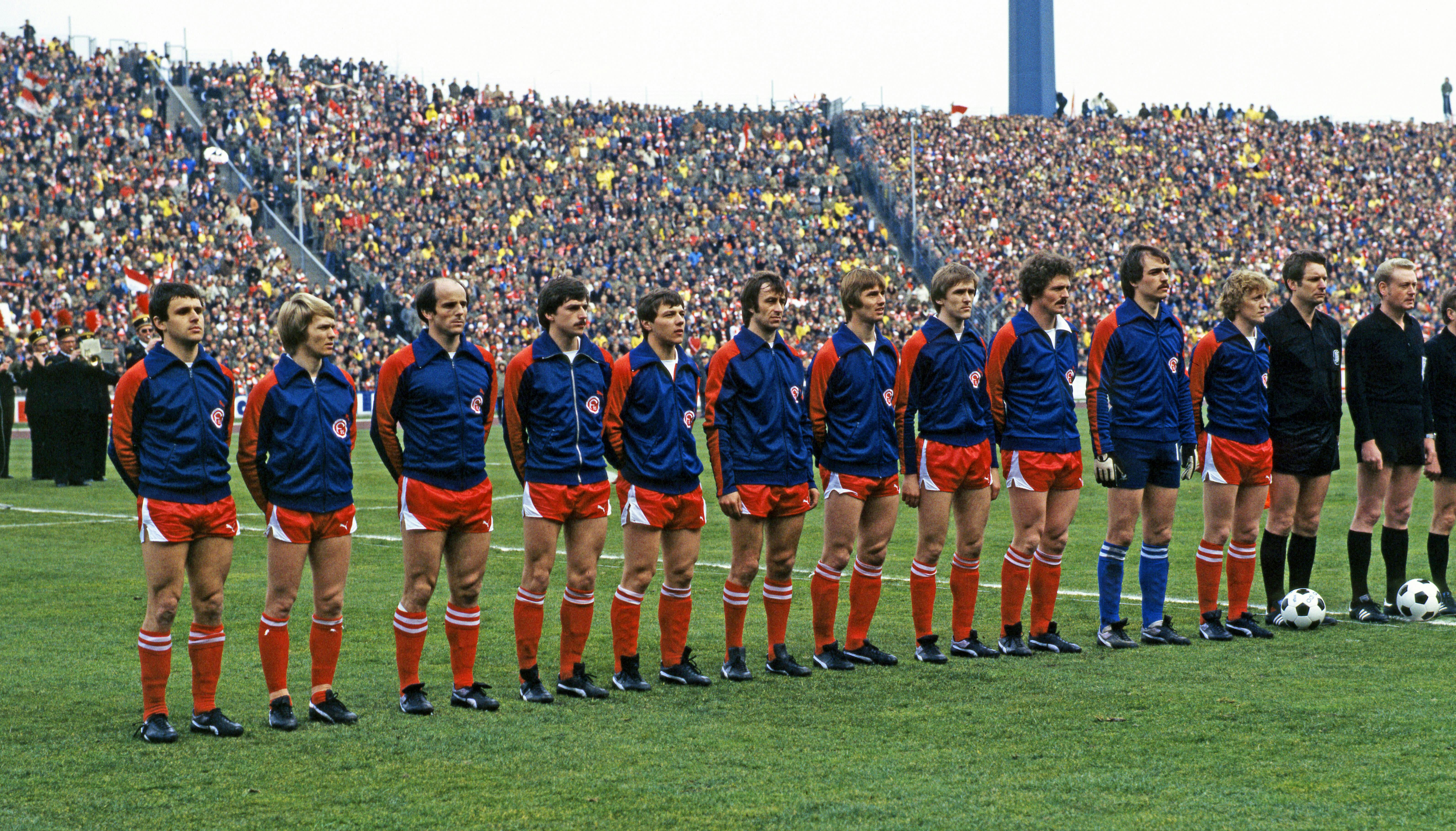 Fortuna Düsseldorf vorm DFB-Pokalendspiel 1978 in Gelsenkirchen gegen den 1. FC Köln, das man mit 0:2 verlor.