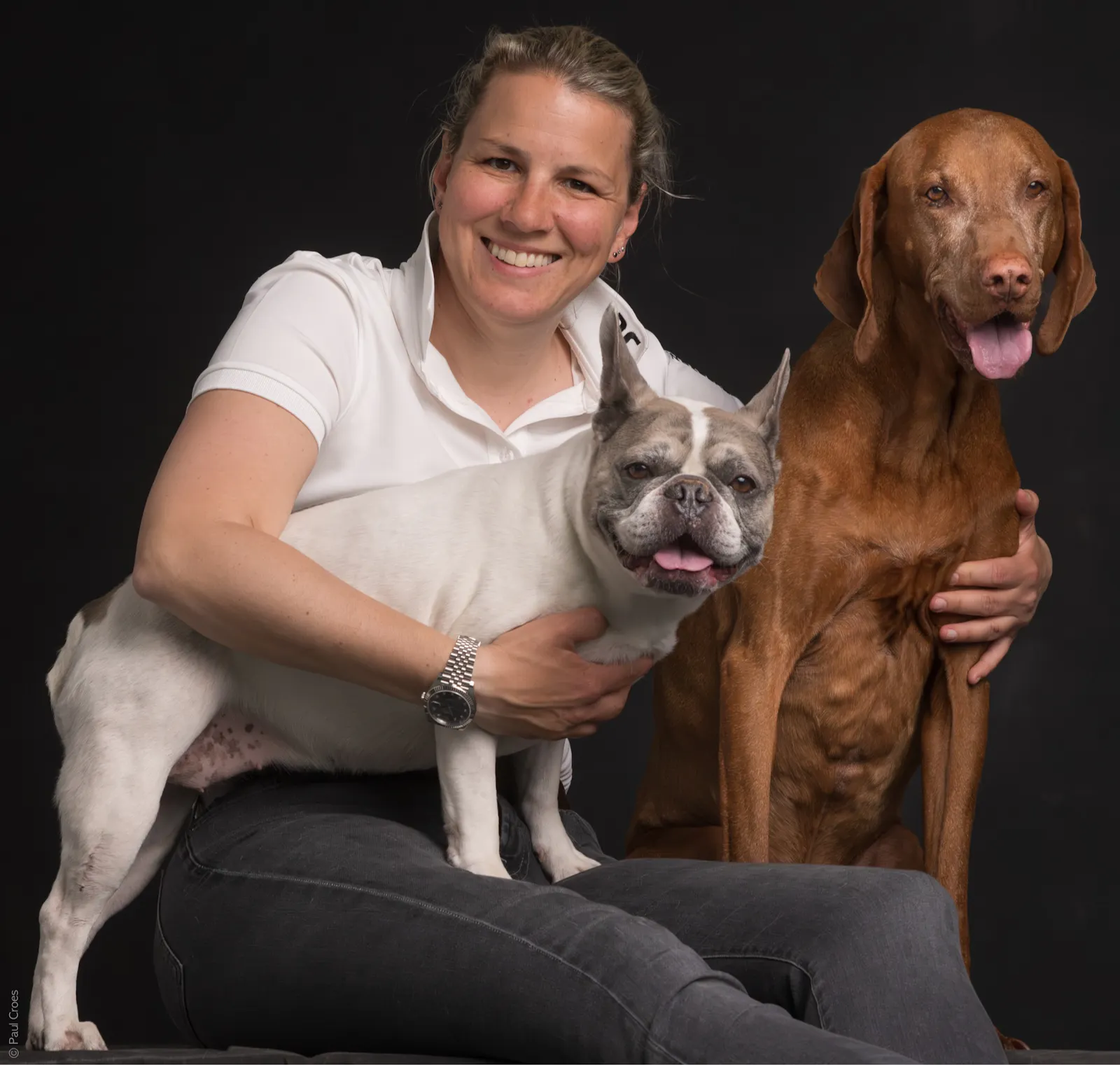 Die Hundetrainerin Isabel Scheu und ihre eigenen Vierbeiner. Foto: Isabell Scheu