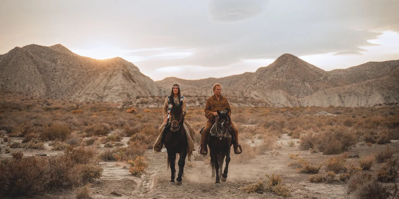 "Abahachi" (Michael Bully Herbig) und "Ranger" (Christian Tramitz) reiten durch die Steppe
