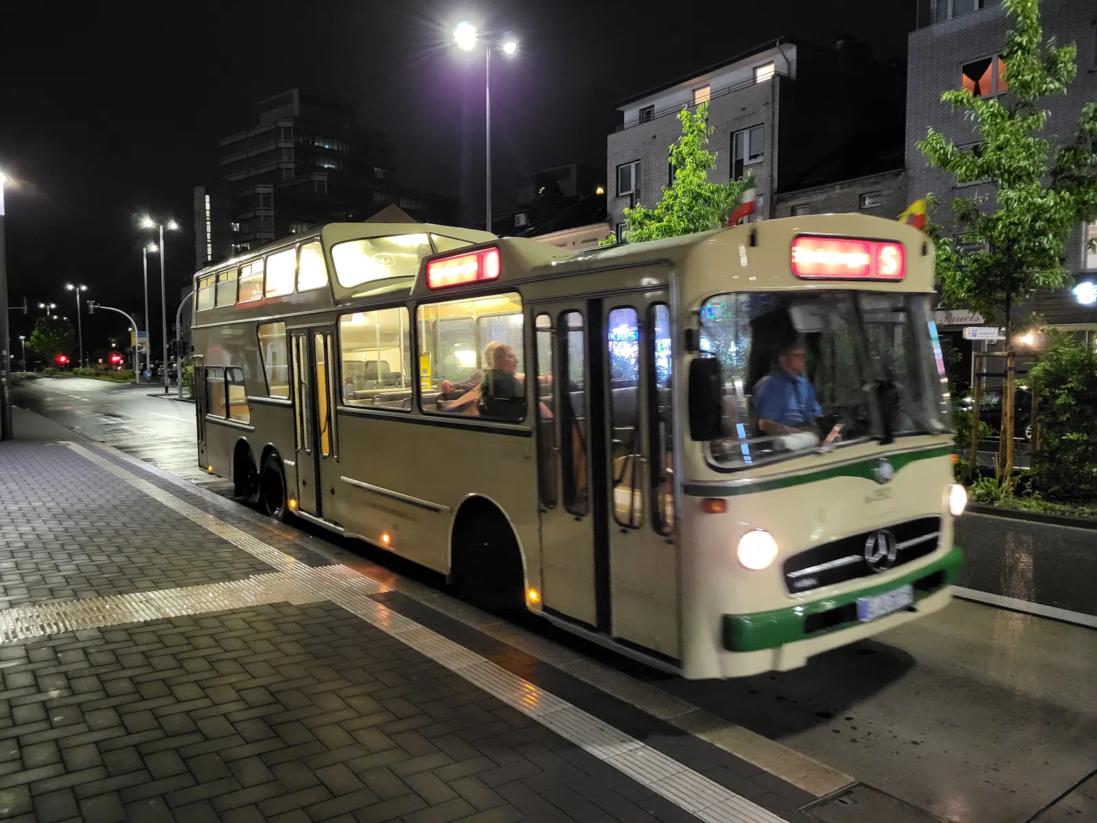 Vor 50 und 60 Jahren ein typischer Anblick auf Überlandlinien der SSB: der O 317 Anderthalbdecker. Nicht nur dieser sehr seltene Bus wird beim SSB-Fest zu sehen und zu „er-fahren“ sein, auch noch größere und ältere Bus-Raritäten. Foto: SSB
