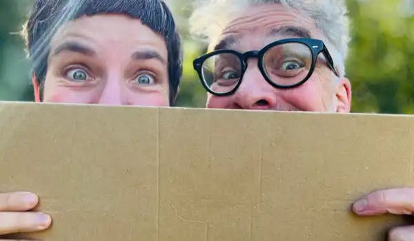 [Marek und Ilona bei der Vorbereitung]