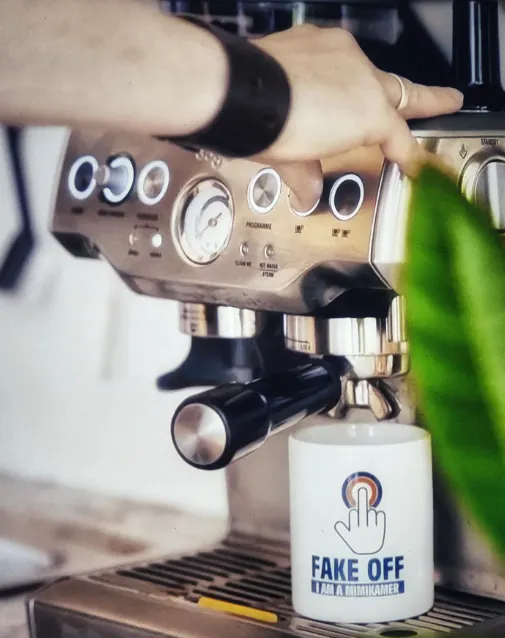 Mimikama: Eine Entdeckungstour durch das Labyrinth von Fakten und Realität MIMIKAMA