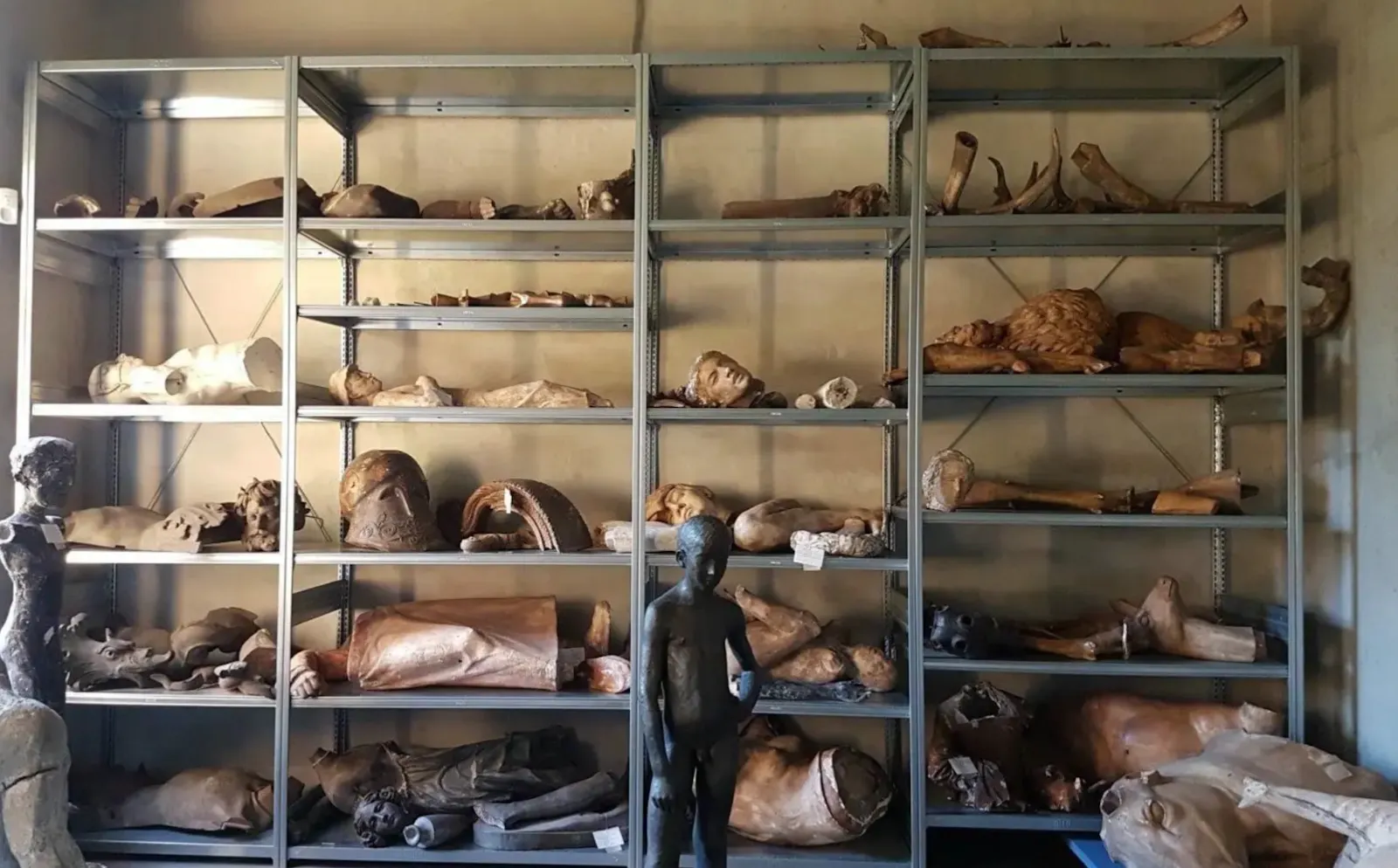 Götterbeine, Göttinnenarme und Luthers Kopf: Zur Kunstgießerei gehört ein reicher Formenschatz aus 300 Jahren.