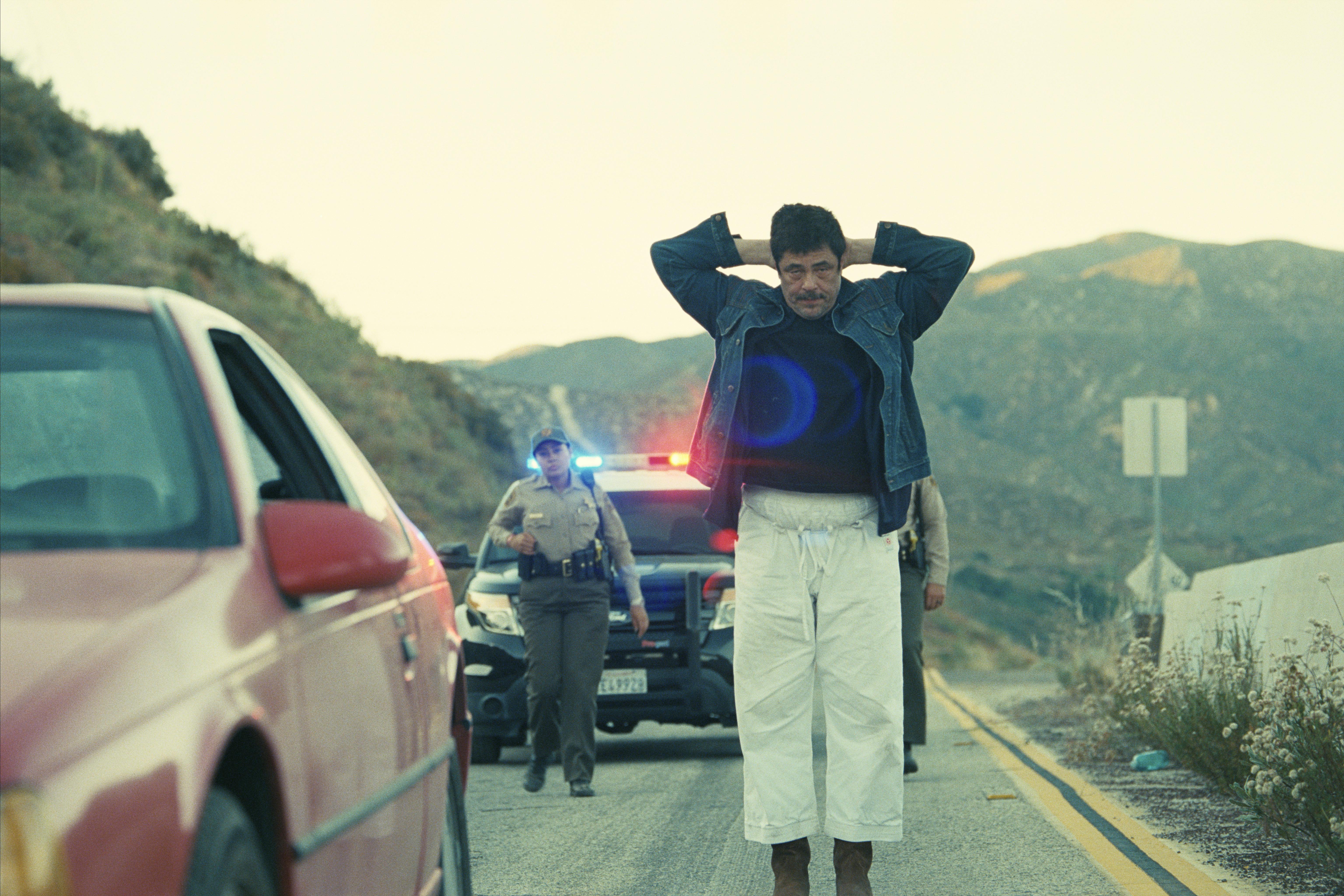 Benicio del Toro in “One Battle After Another” // © Warner Bros. Pictures