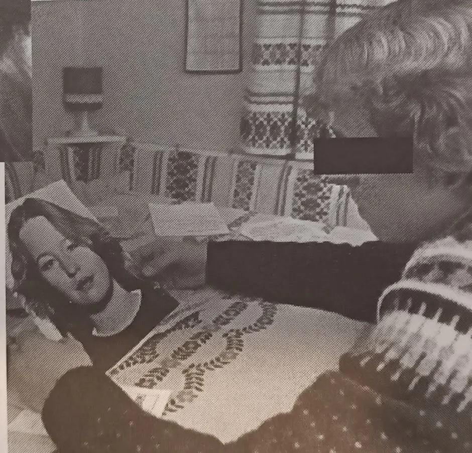 Michael mit einem Foto von seiner Freundin Christine. Foto: Krone Archiv
