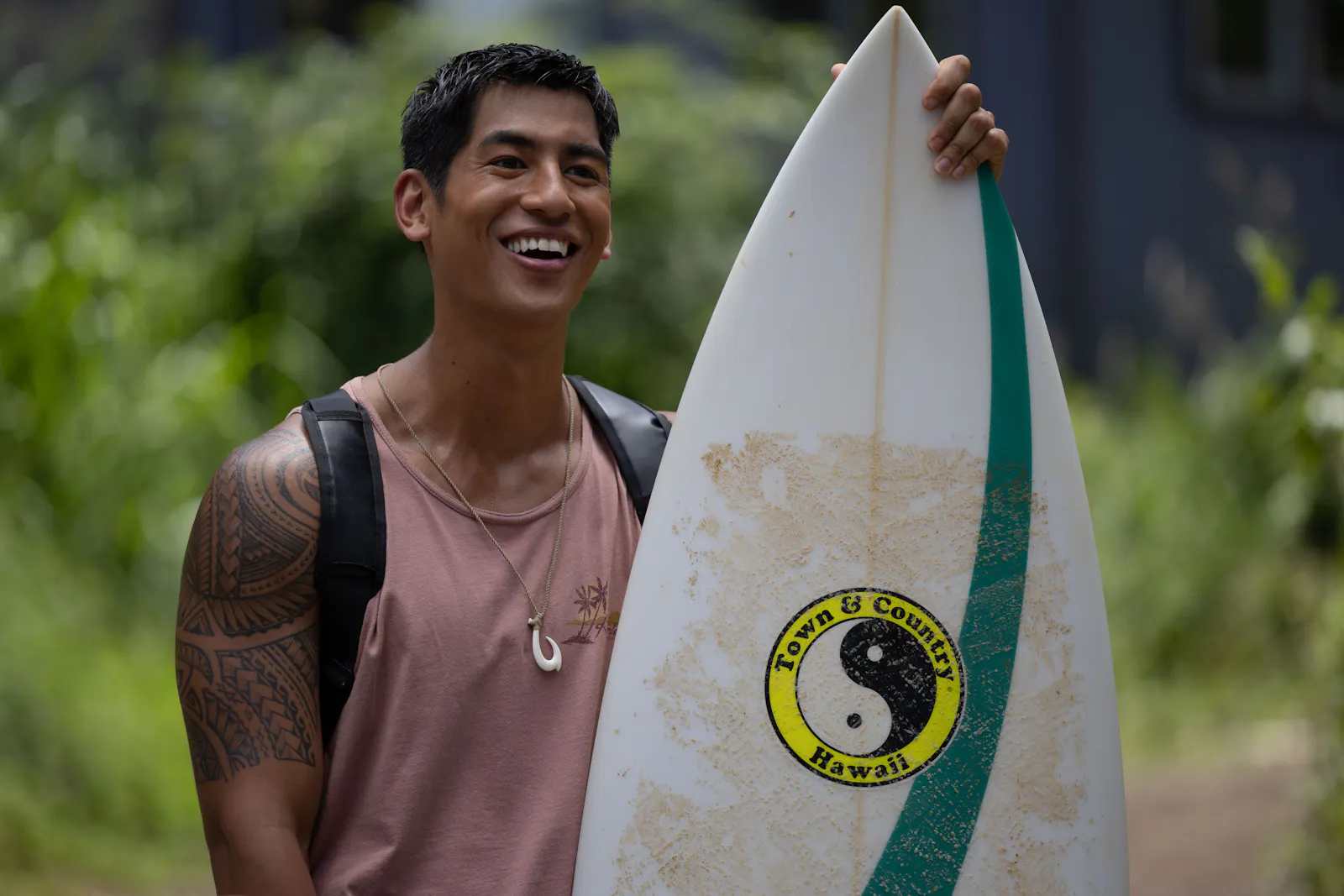 Surflehrer David (Kaipo Dudoit) in Disneys Lilo and Stitch