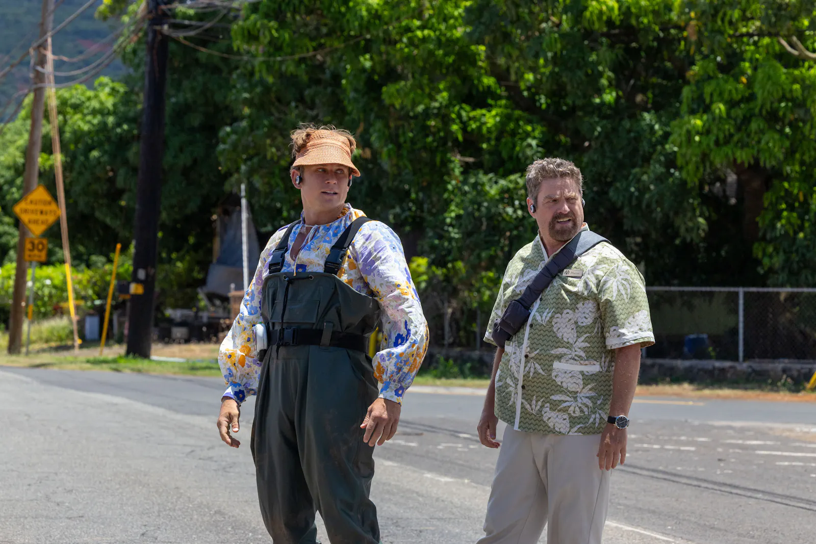 Dr. Jumba Jookiba (Zach Galifianakis, rechts) und Agent Pleakley (Billy Magnussen, links) in Lilo und Stitch // © Walt Disney Pictures