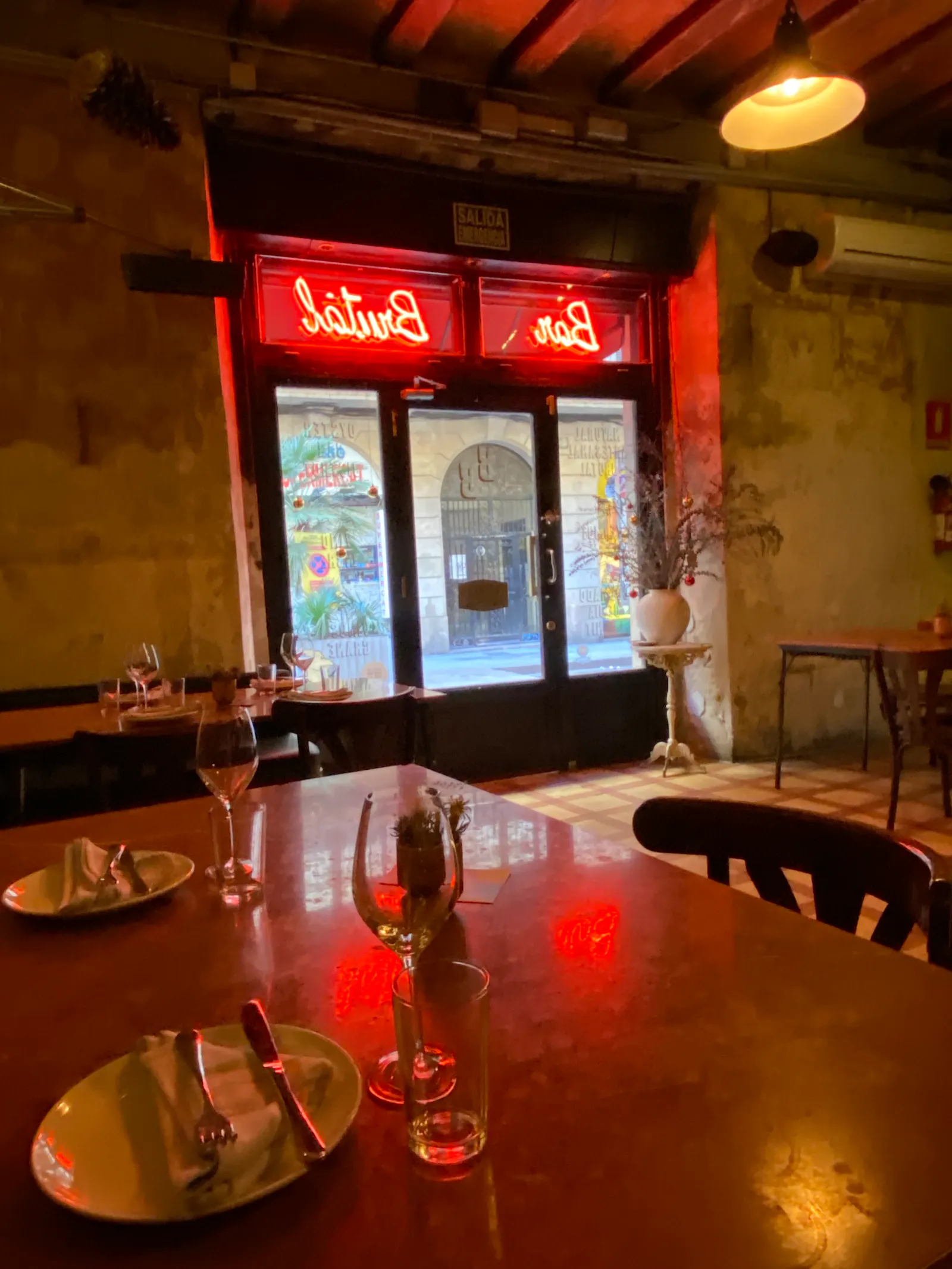 Bar Brutal in Barcelona von innen