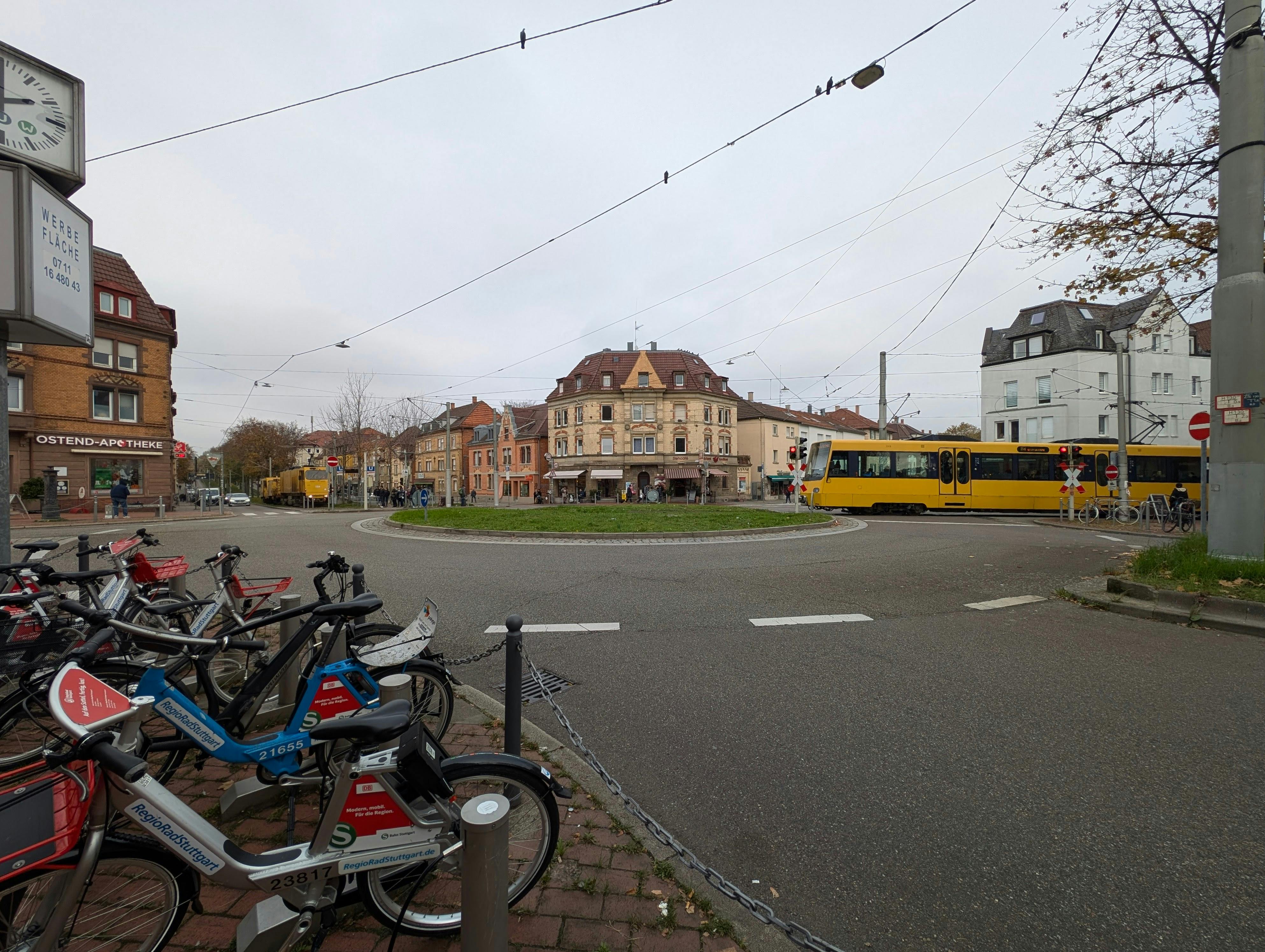 Der Ostendplatz ist eines der drei sogenannten D-Zentren für die Nahversorgung in Stuttgart-Ost. Foto: Jürgen Brand