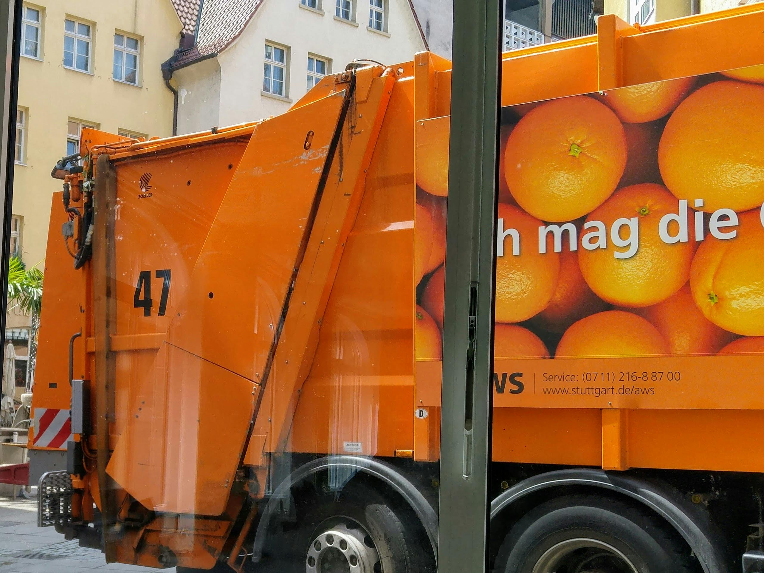 Beim AWS geht es manchmal eng zu - egal ob in den engen Straßen der Stadt oder auf dem AWS-Areal im Stadtteil Stöckach. Foto: Jürgen Brand